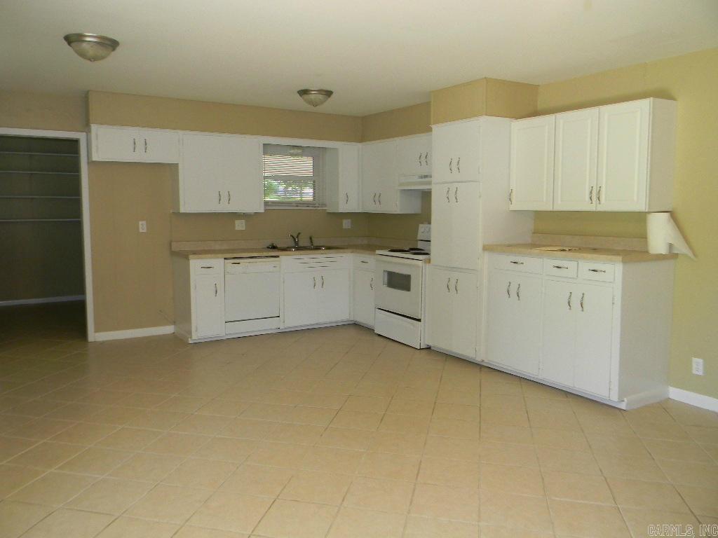 2902 N Erie Ave Russellville, AR 72802