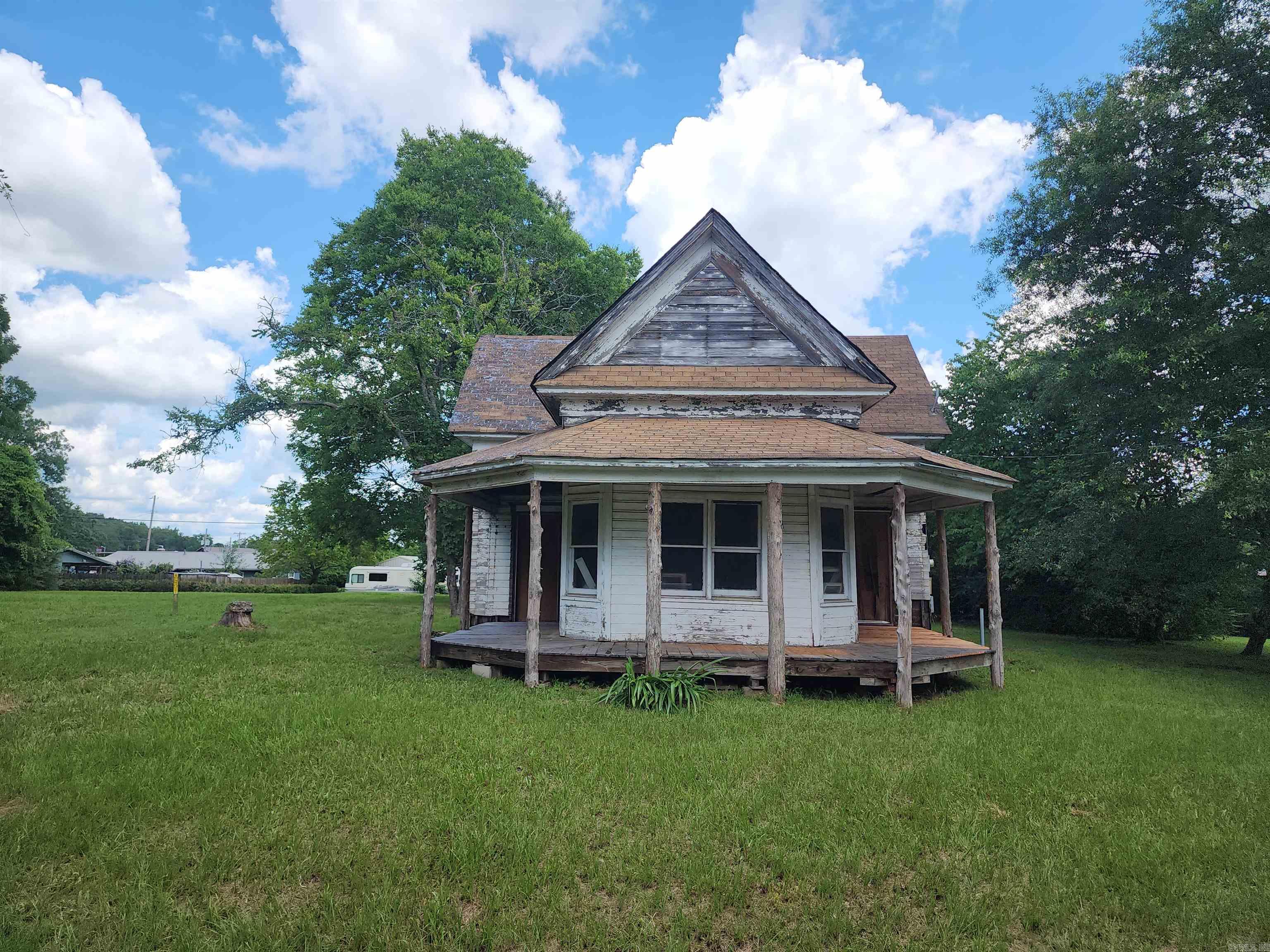906 Second Street  Mena, AR