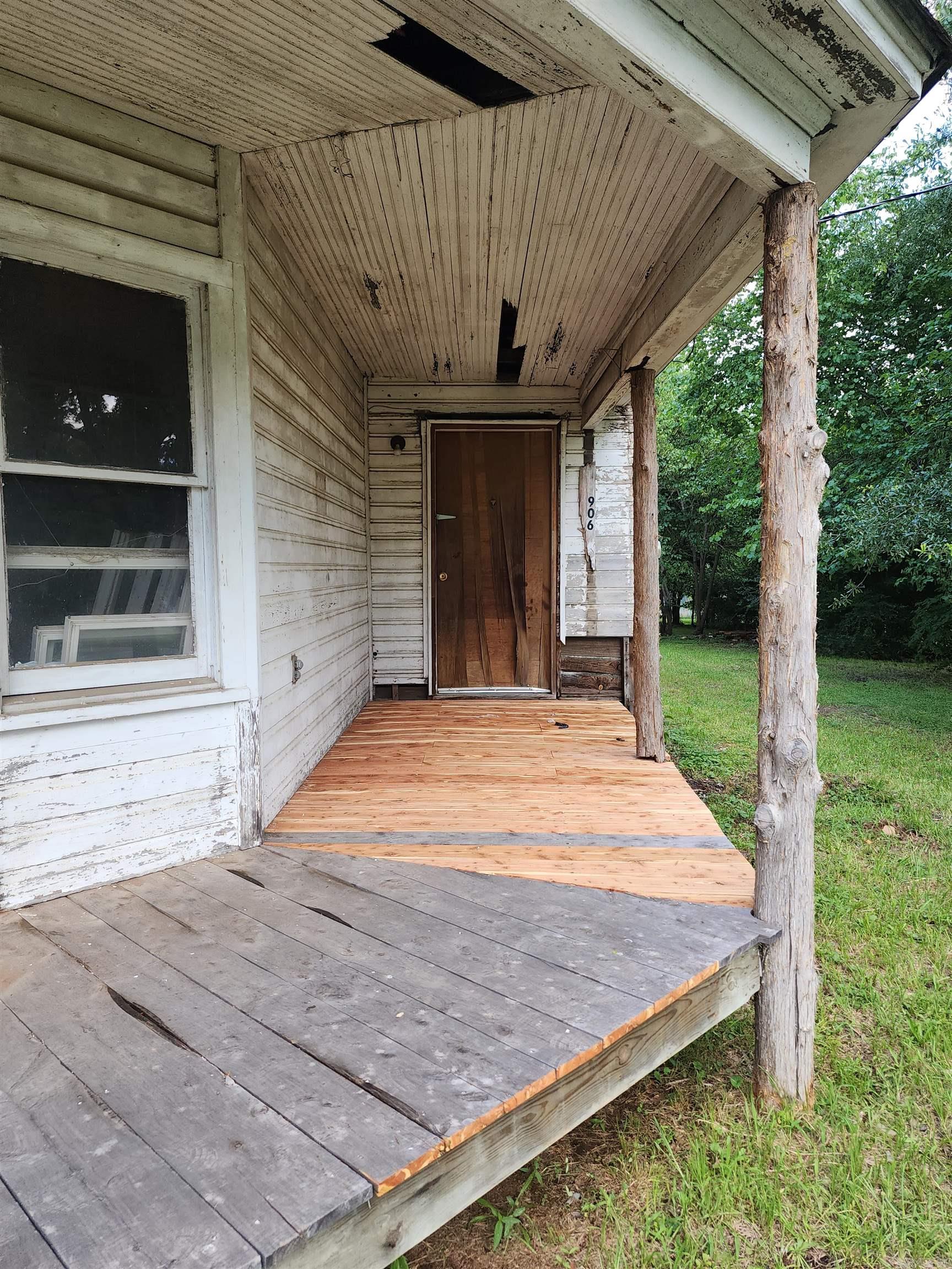 906 Second Street  Mena, AR