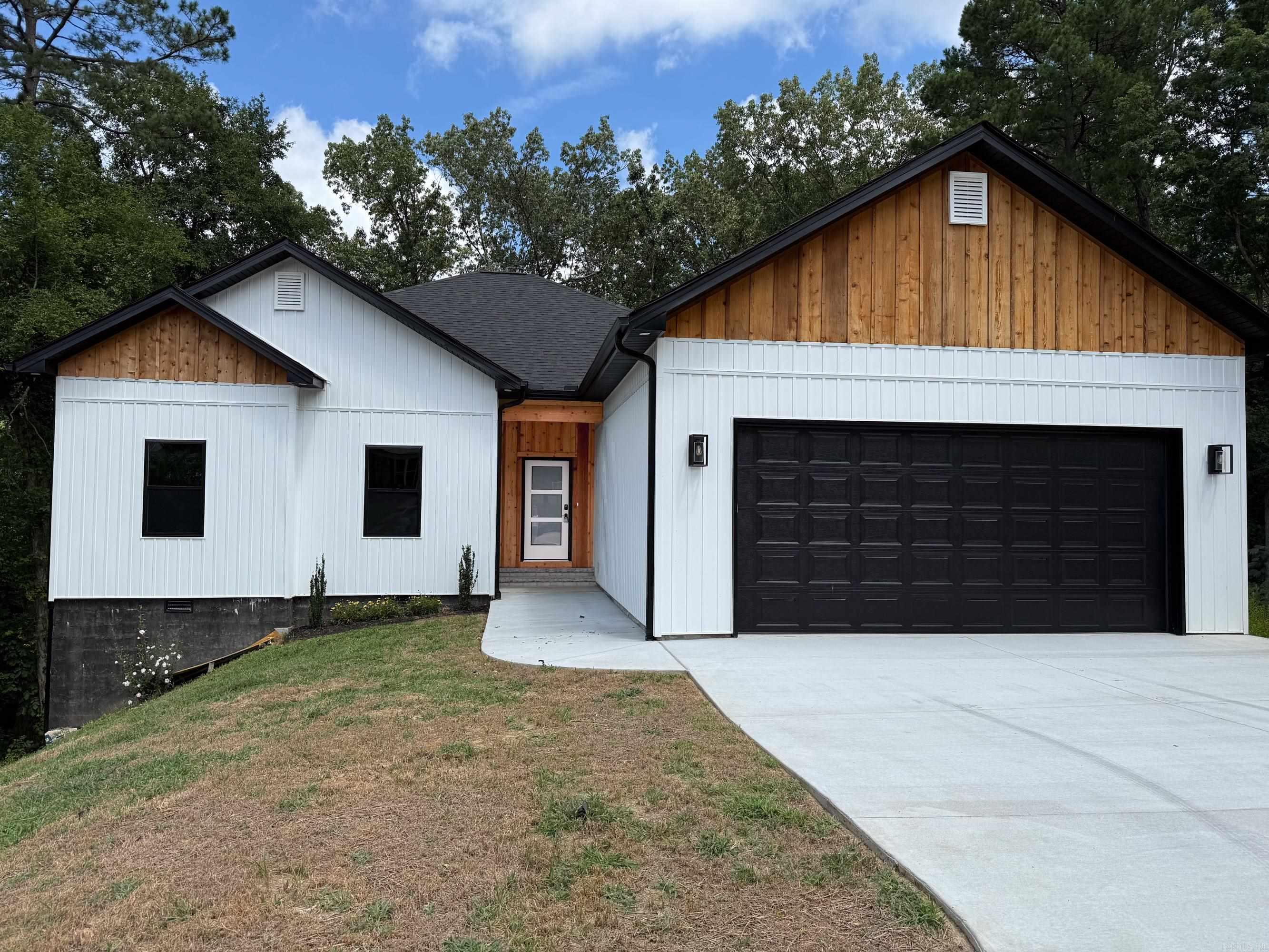2002 Cherry Crossing  Benton, AR