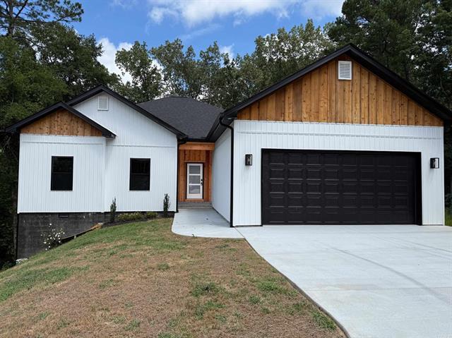 2002  Cherry Crossing  Benton, AR
