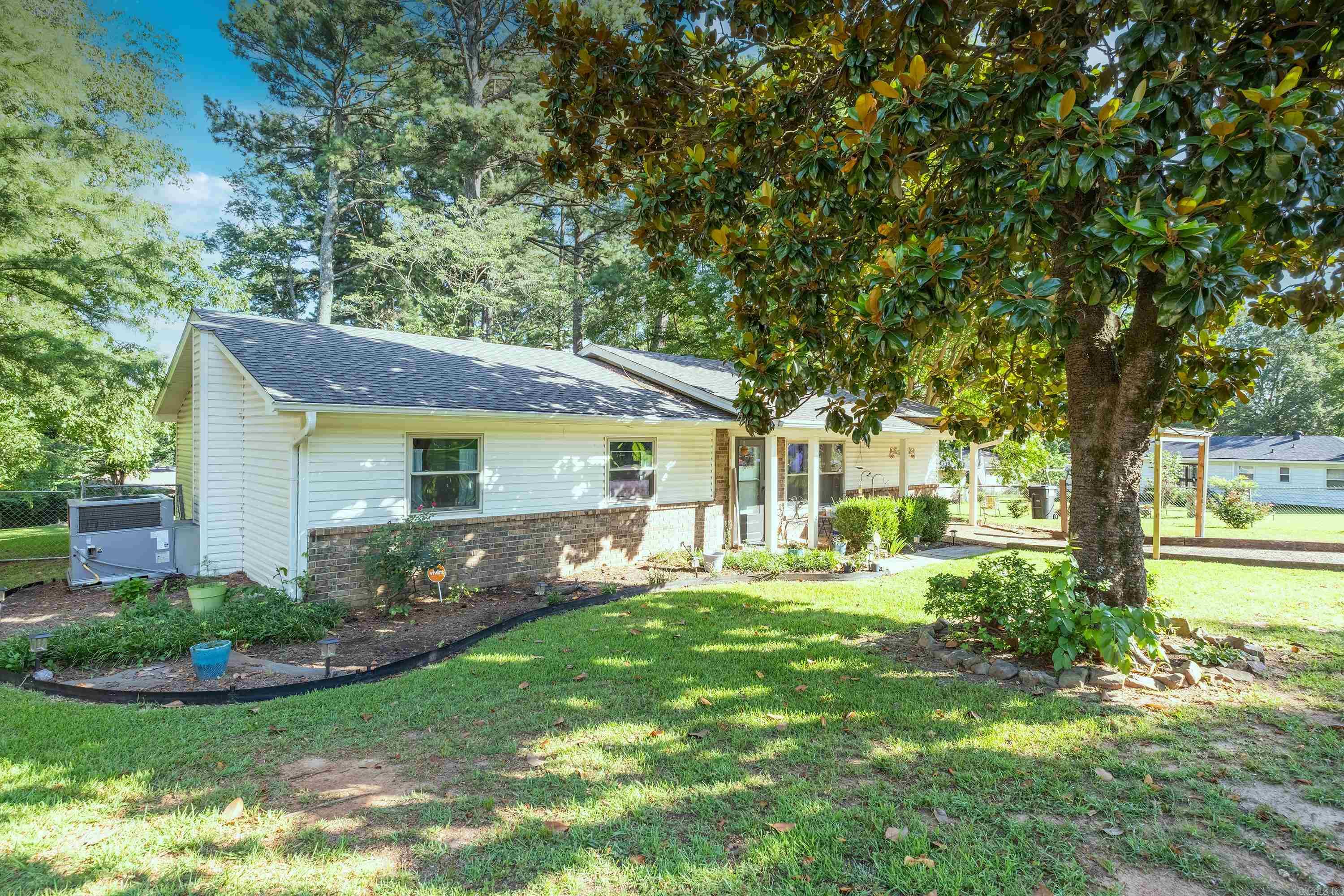 4203 Glenda Lane  Benton, AR