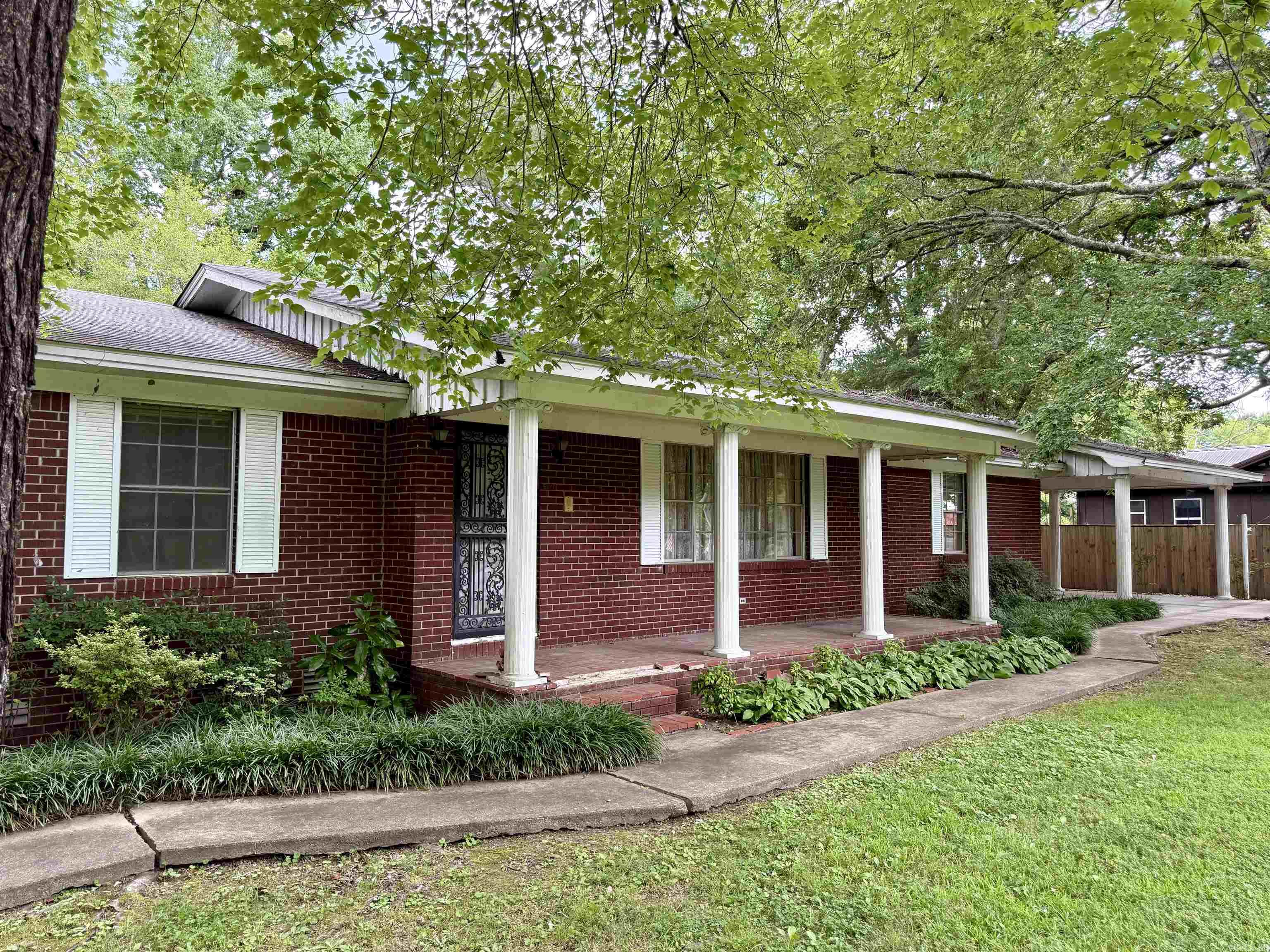 804 Searcy  Pangburn, AR