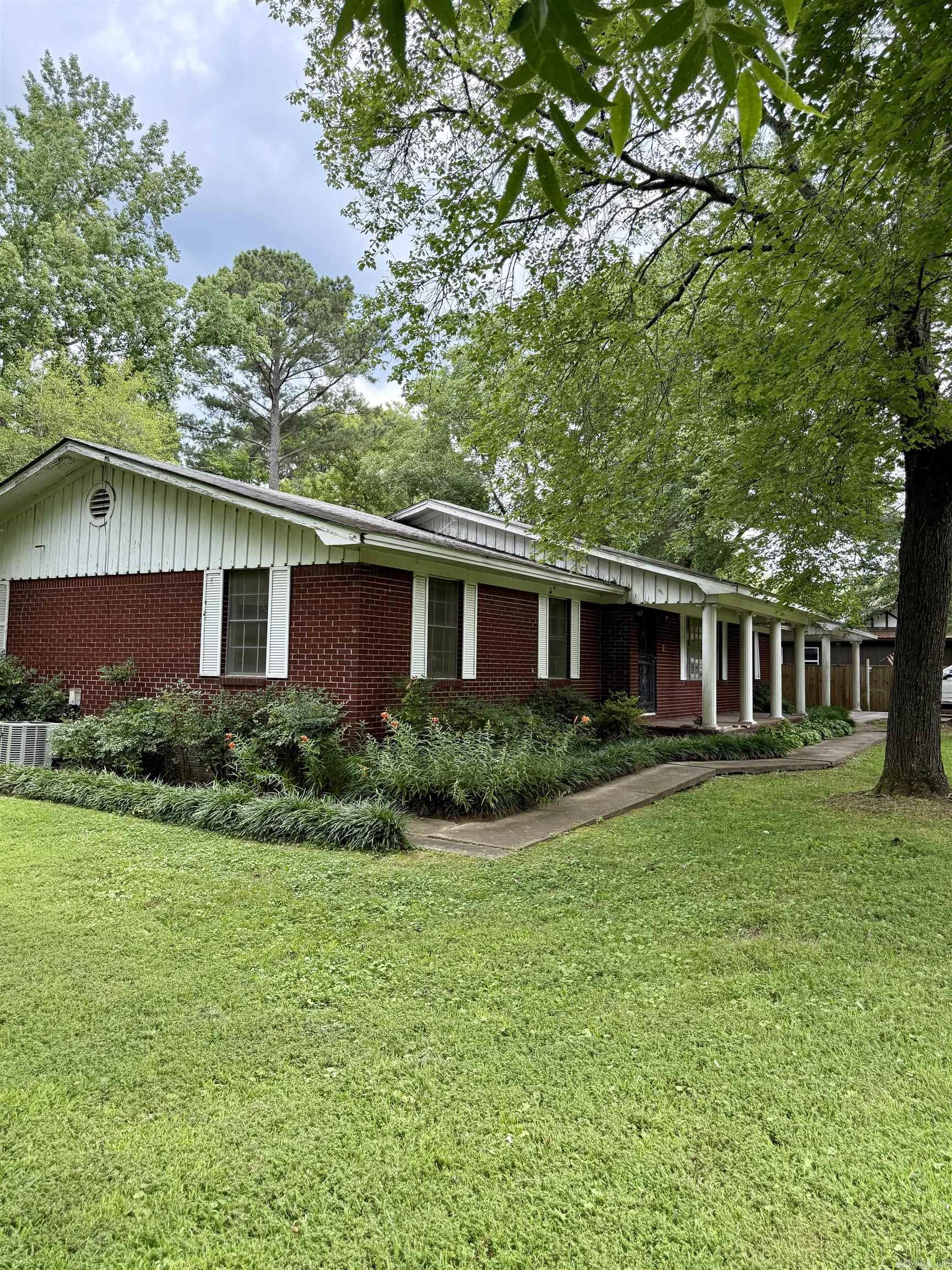 804 Searcy  Pangburn, AR