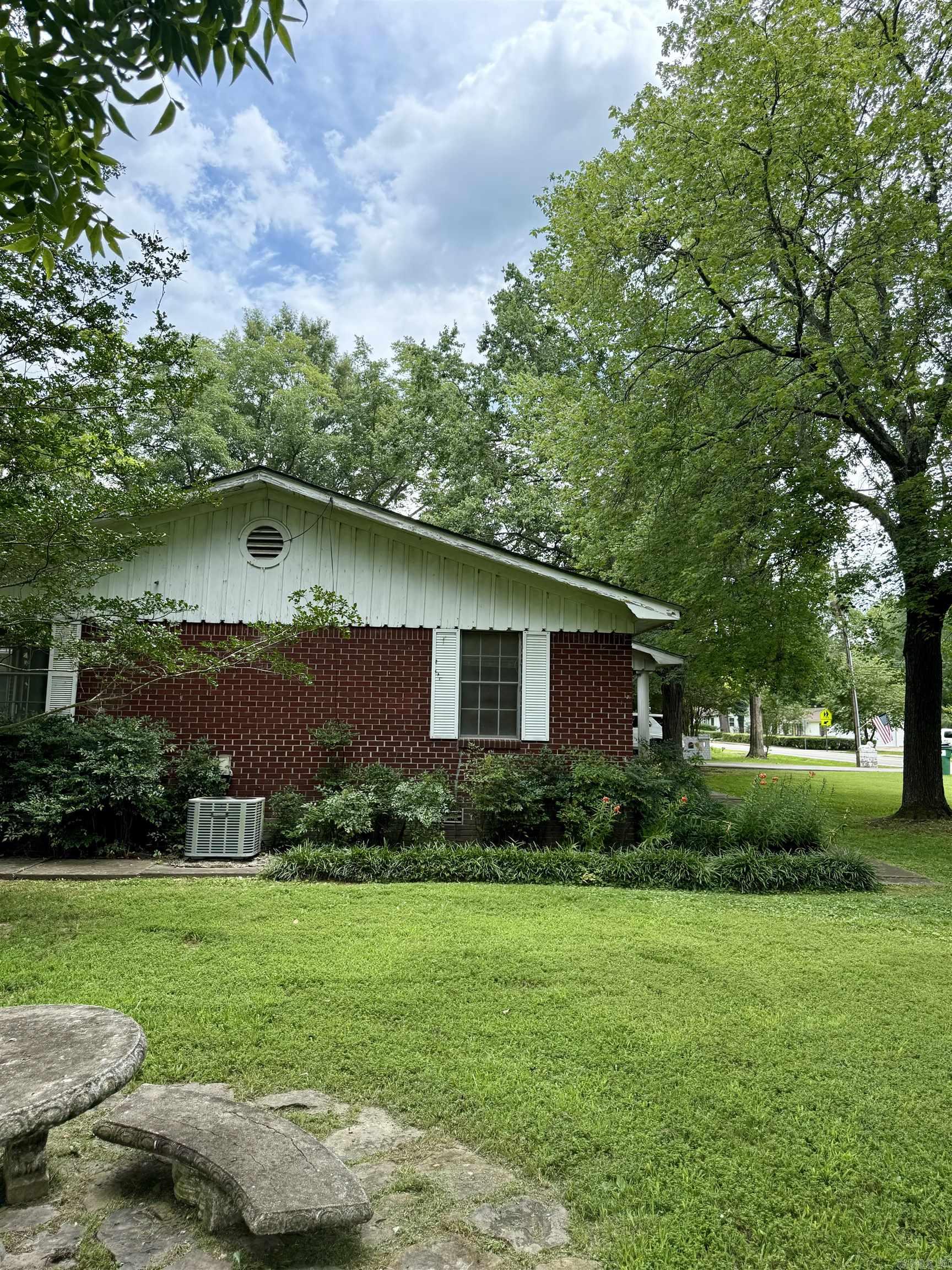 804 Searcy  Pangburn, AR