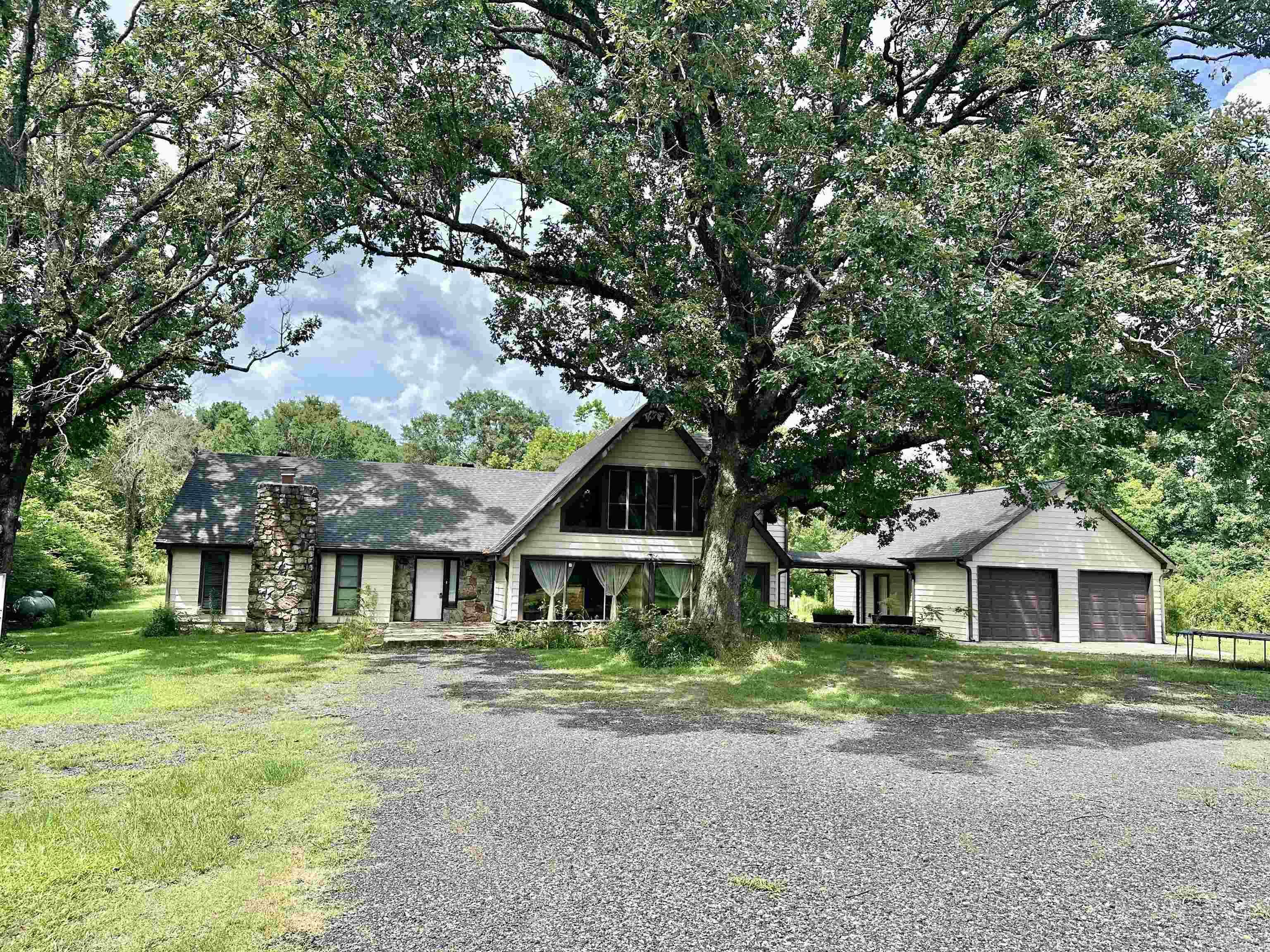 4042 Hwy 8 WEST Mena, AR 71953
