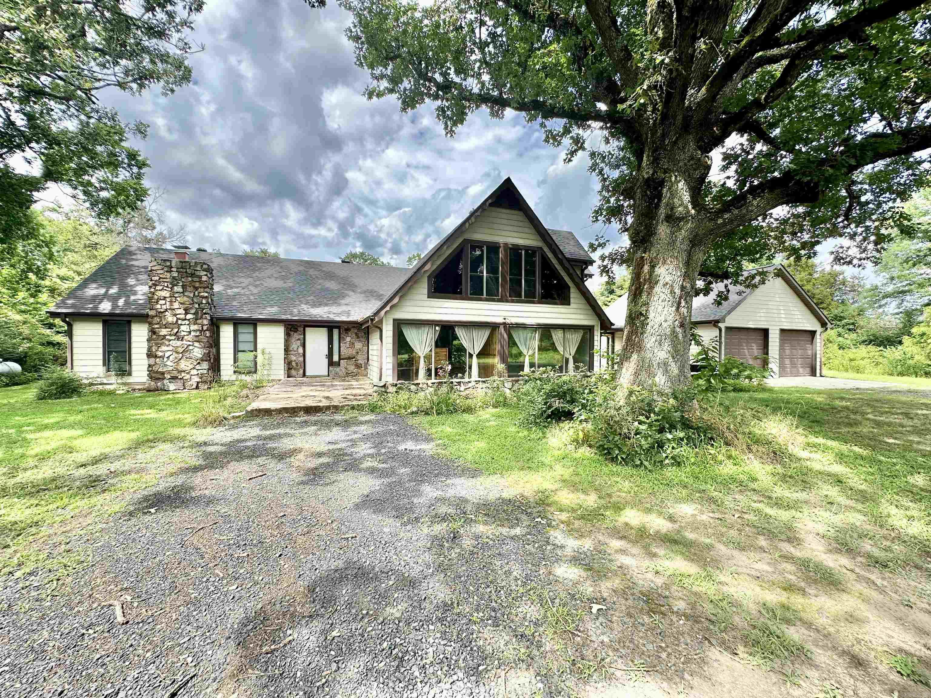 4042 Hwy 8 WEST Mena, AR 71953
