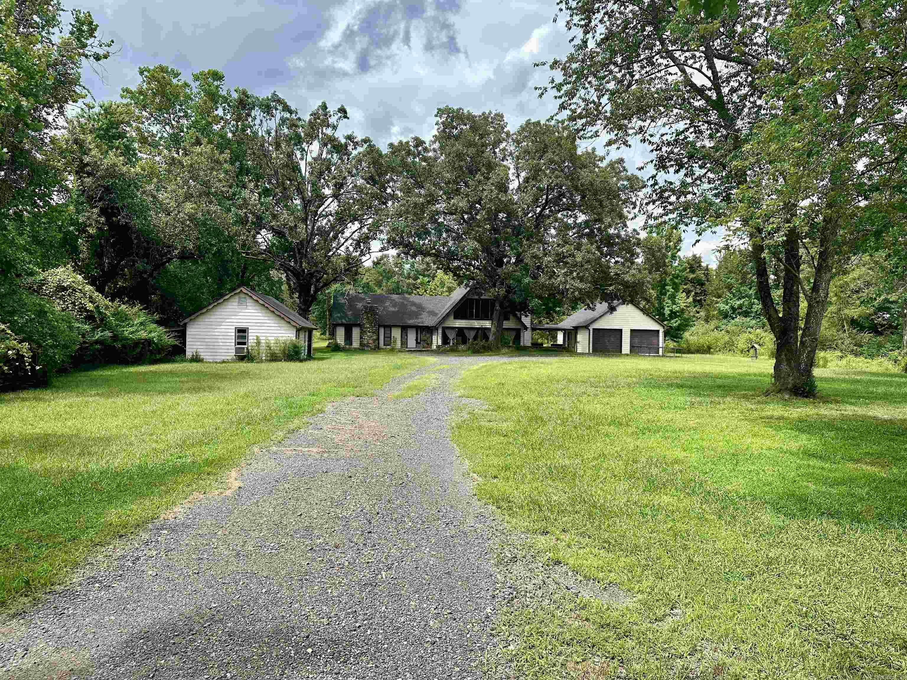 4042 Hwy 8 WEST Mena, AR 71953