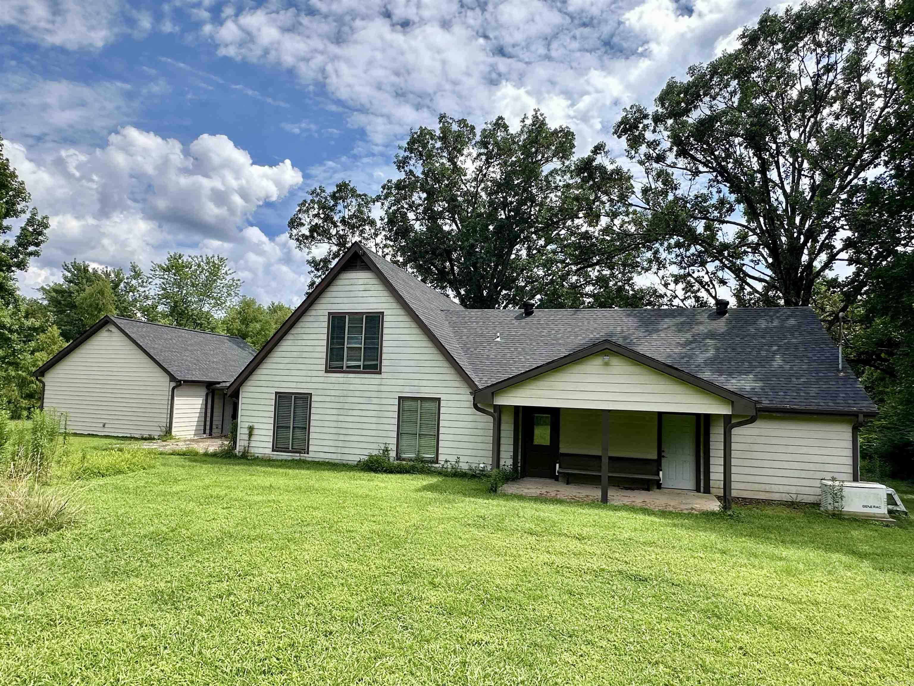 4042 Hwy 8 WEST Mena, AR 71953