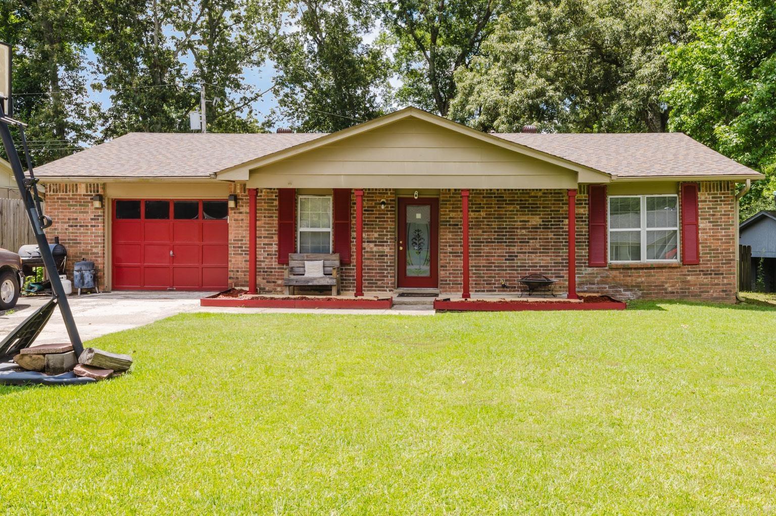 11 Woodbriar  Jacksonville, AR