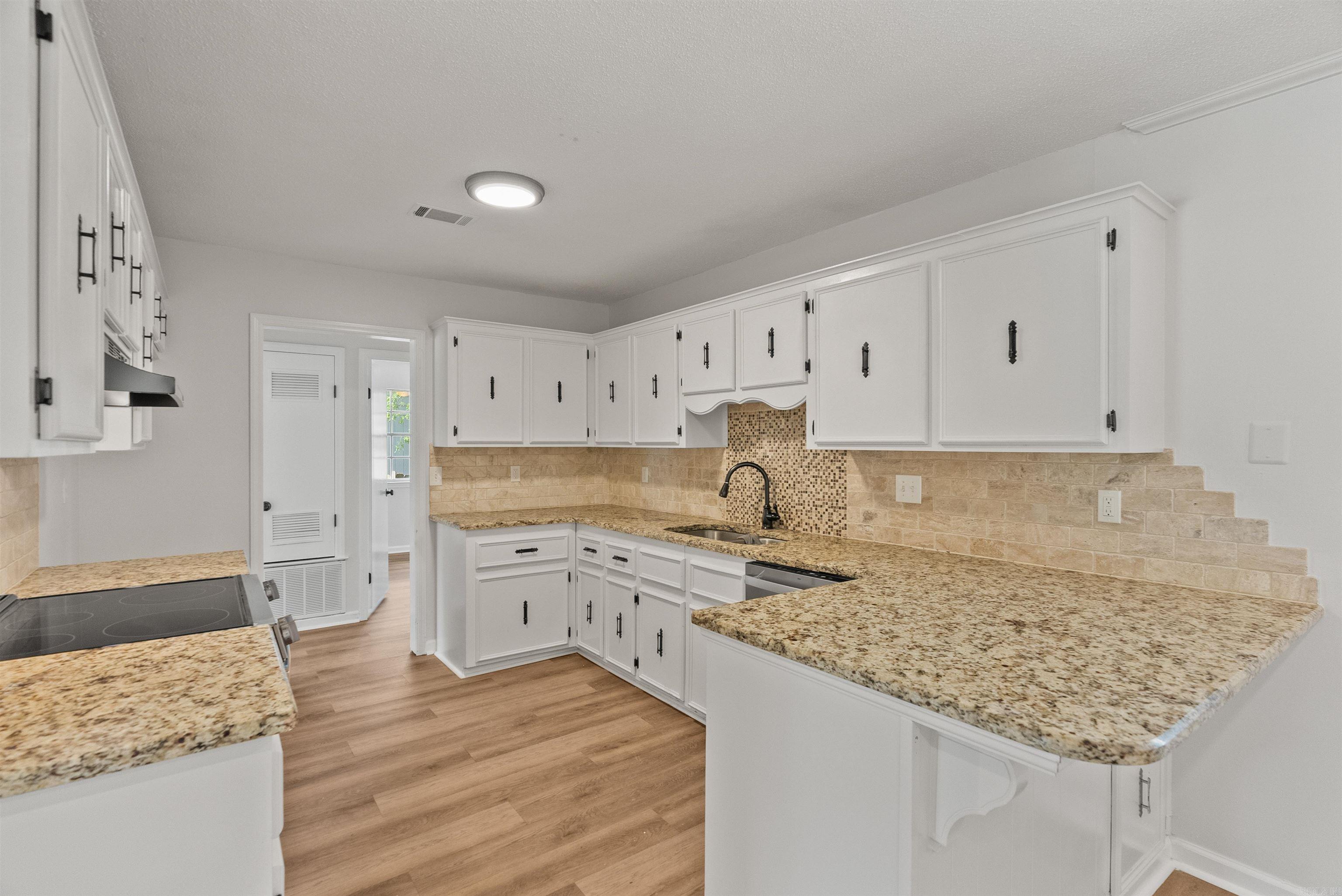 8203 Woodview  Sherwood, AR