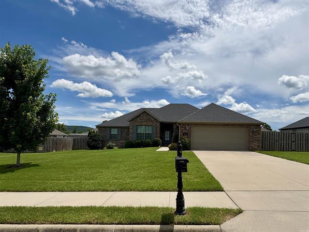 469  La Riata St  Farmington, AR