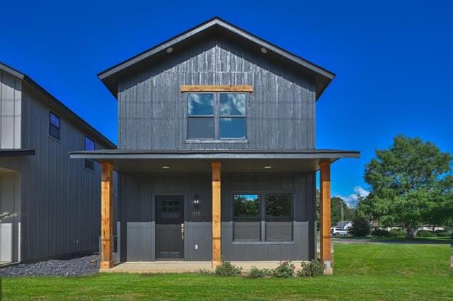 918  Reine  Mena, AR