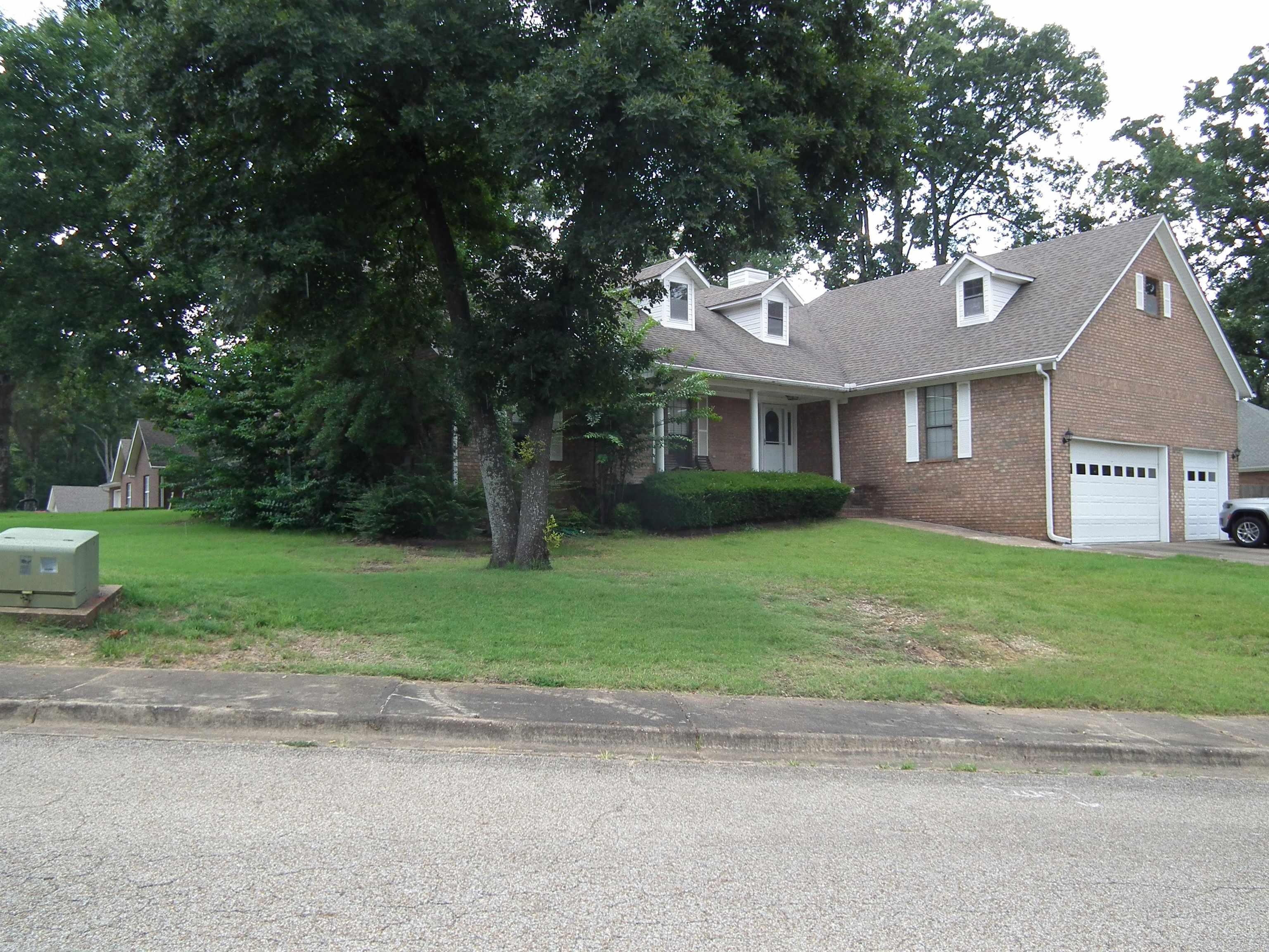 2023 Lion Heart Lane
