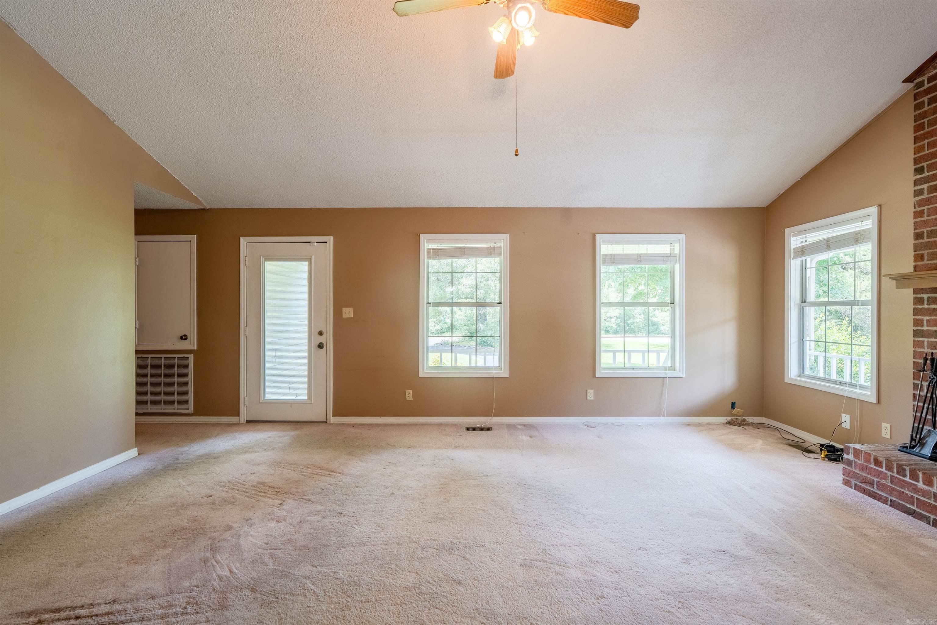 2985 W Country Club Road Searcy, AR 72143