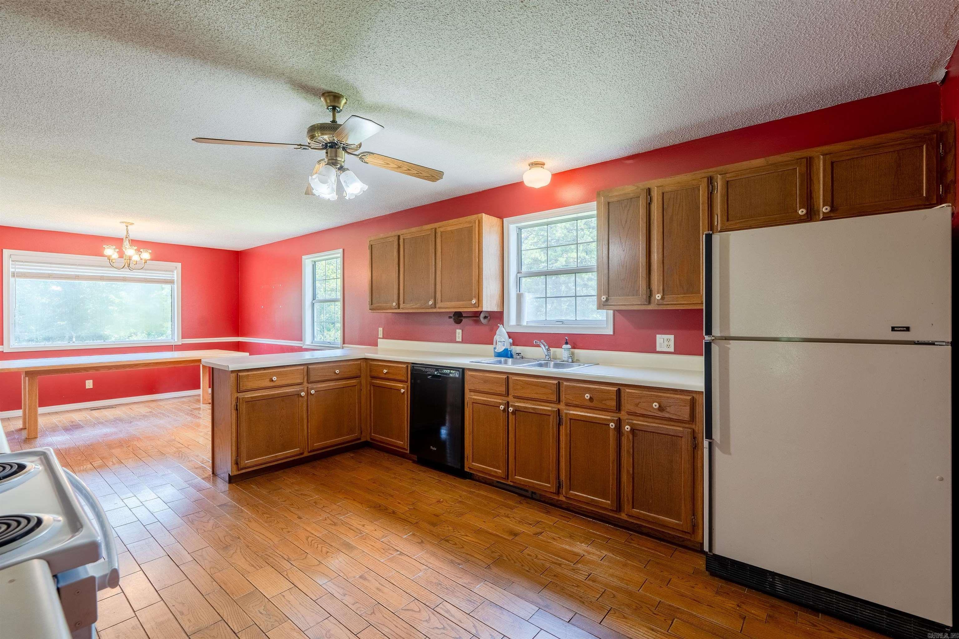 2985 W Country Club Road Searcy, AR 72143