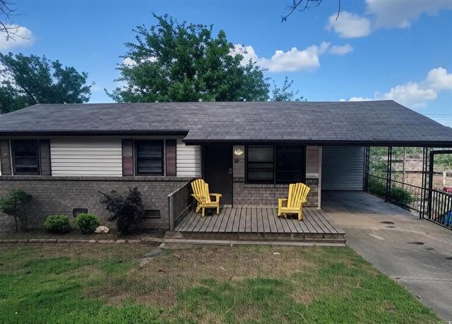 34  Jaynelle  North Little Rock, AR
