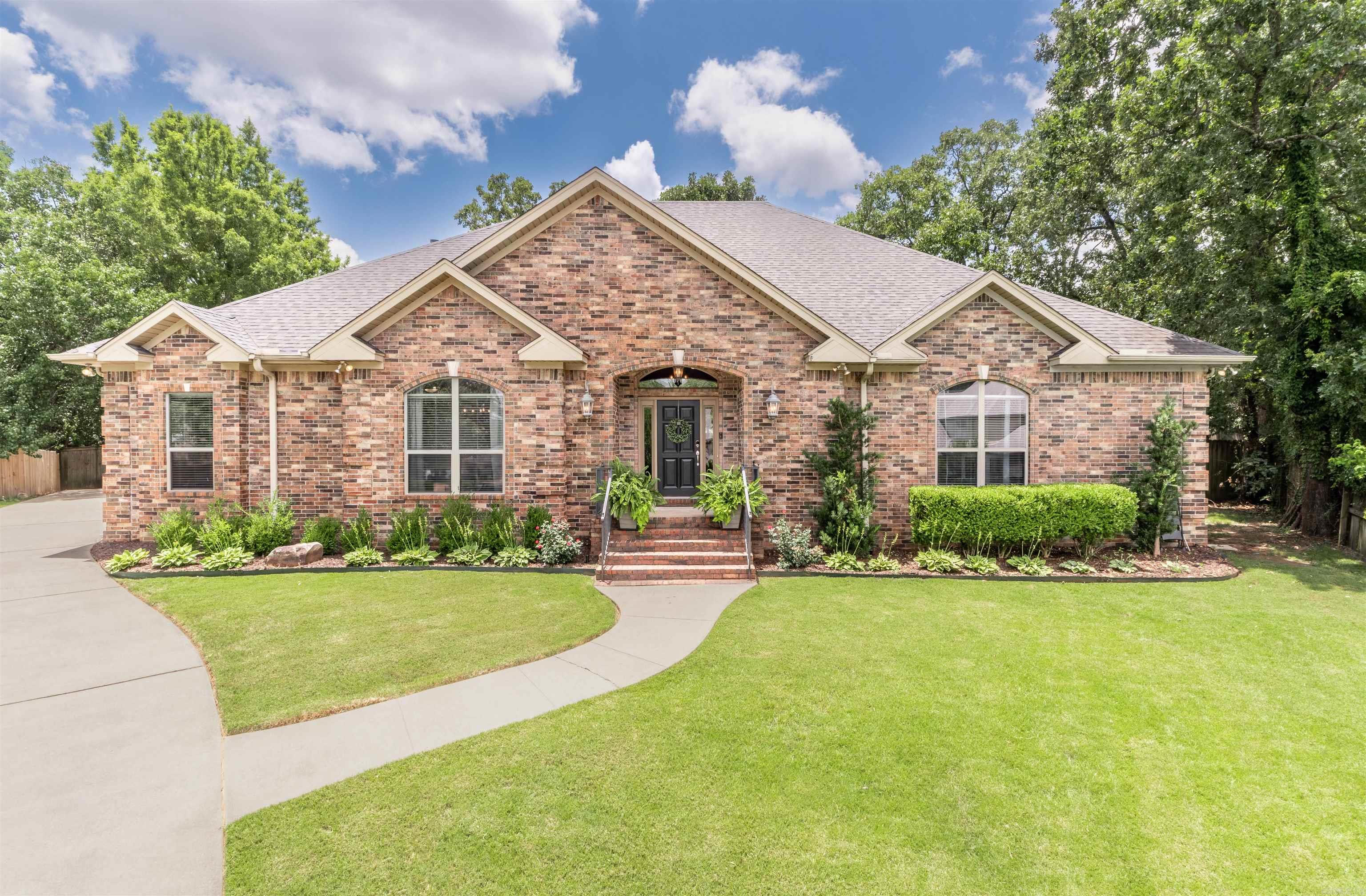 25 Southshore Cove Maumelle, AR 72113