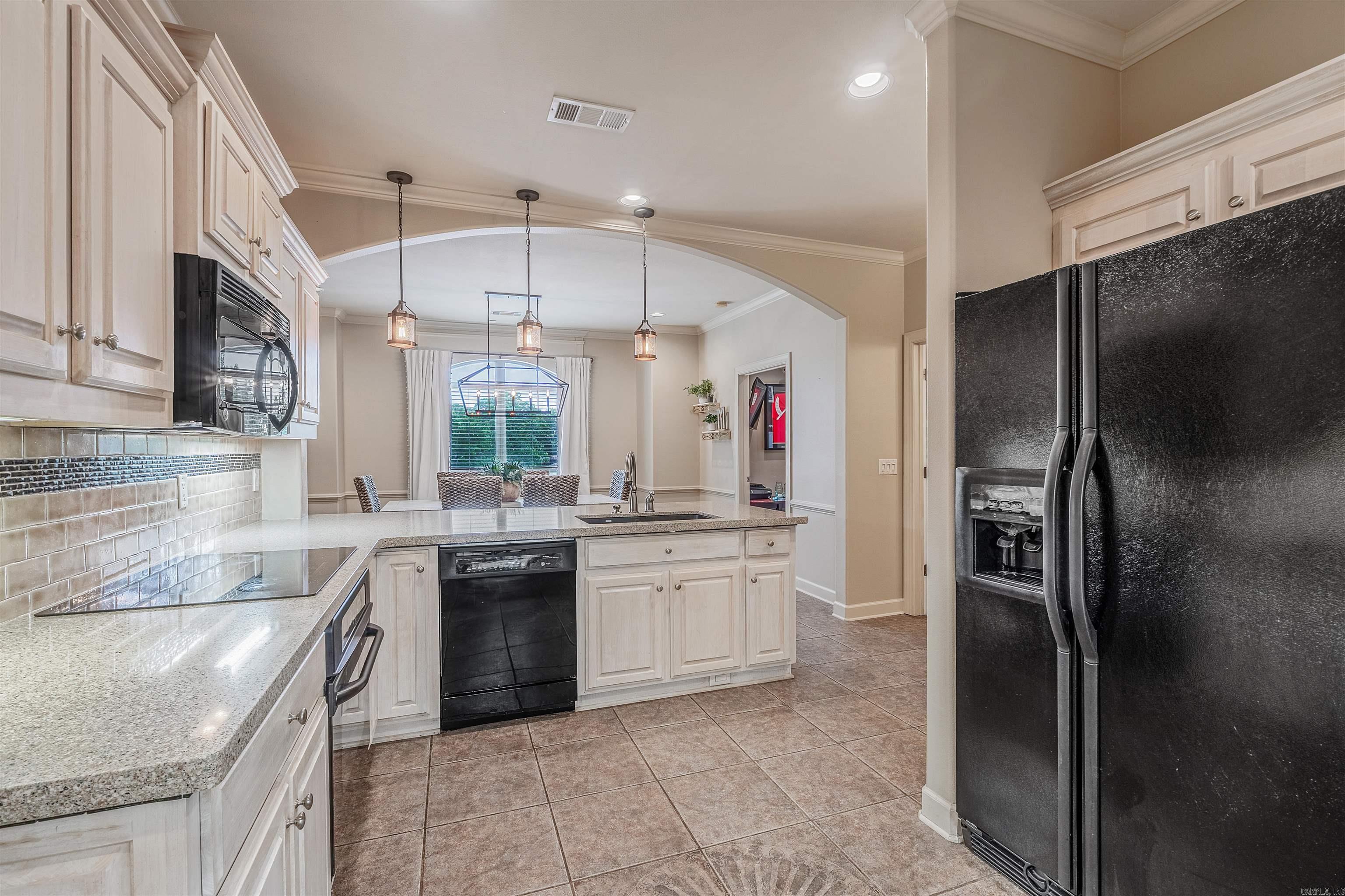 25 Southshore Cove Maumelle, AR 72113