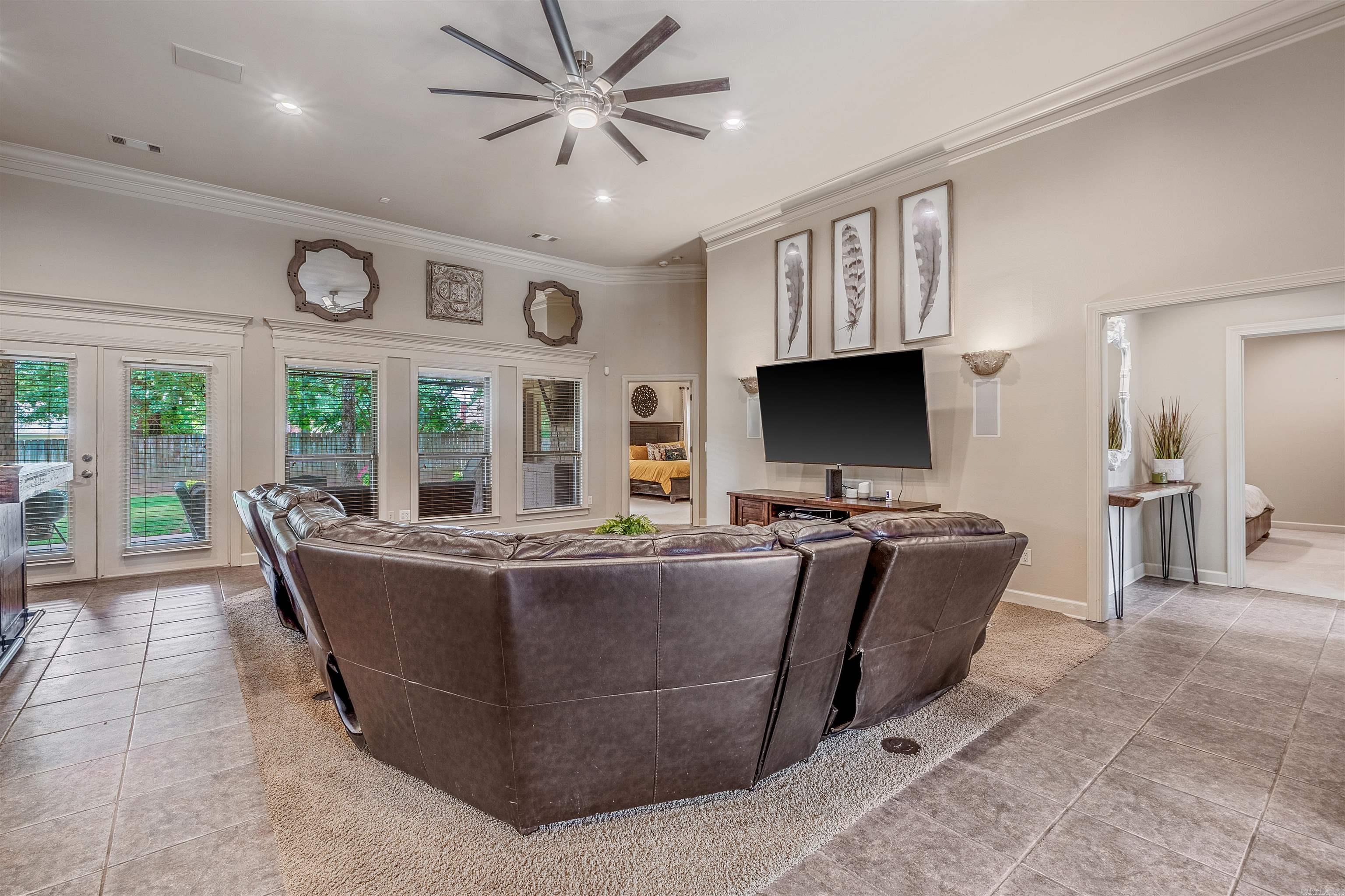 25 Southshore Cove Maumelle, AR 72113