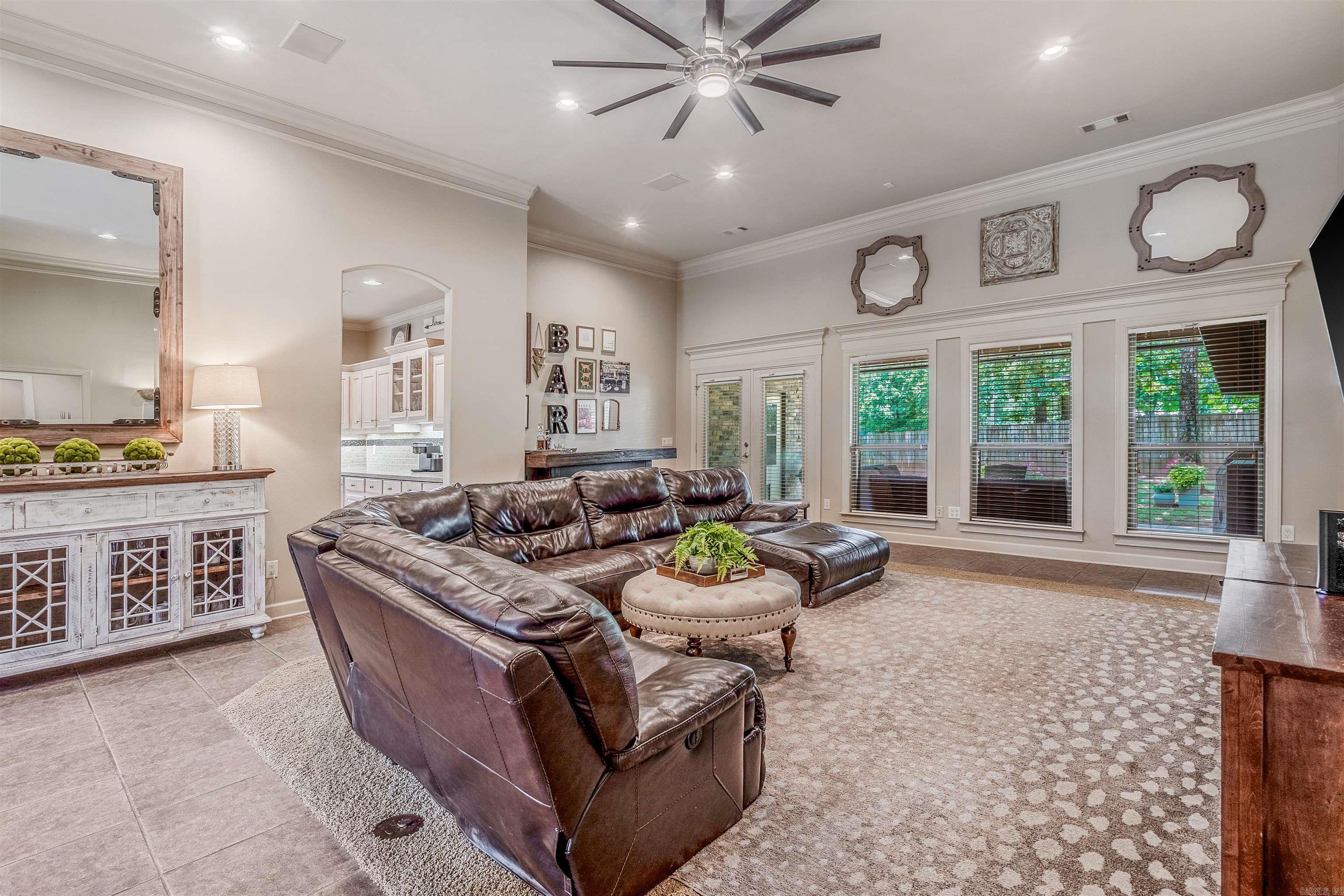25 Southshore Cove Maumelle, AR 72113