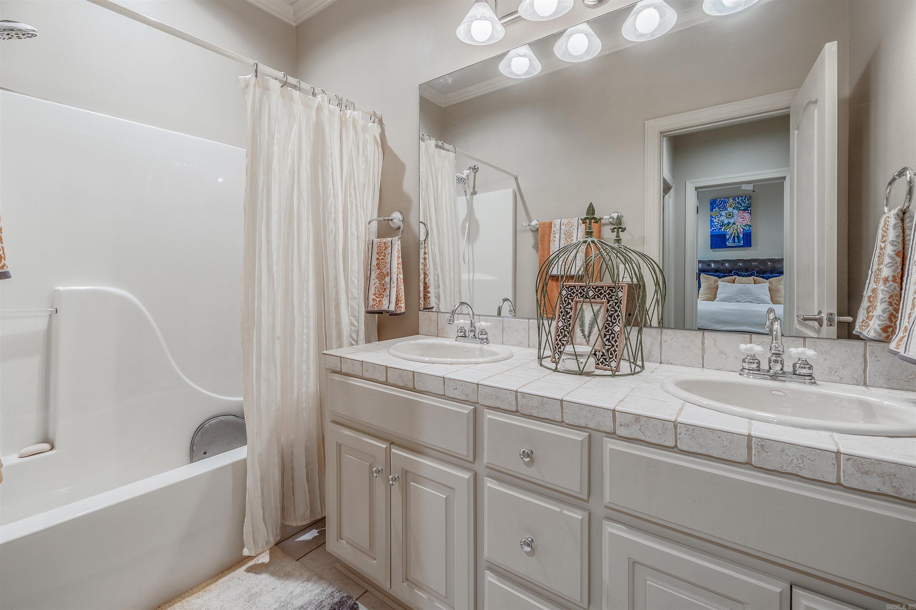 25 Southshore Cove Maumelle, AR 72113