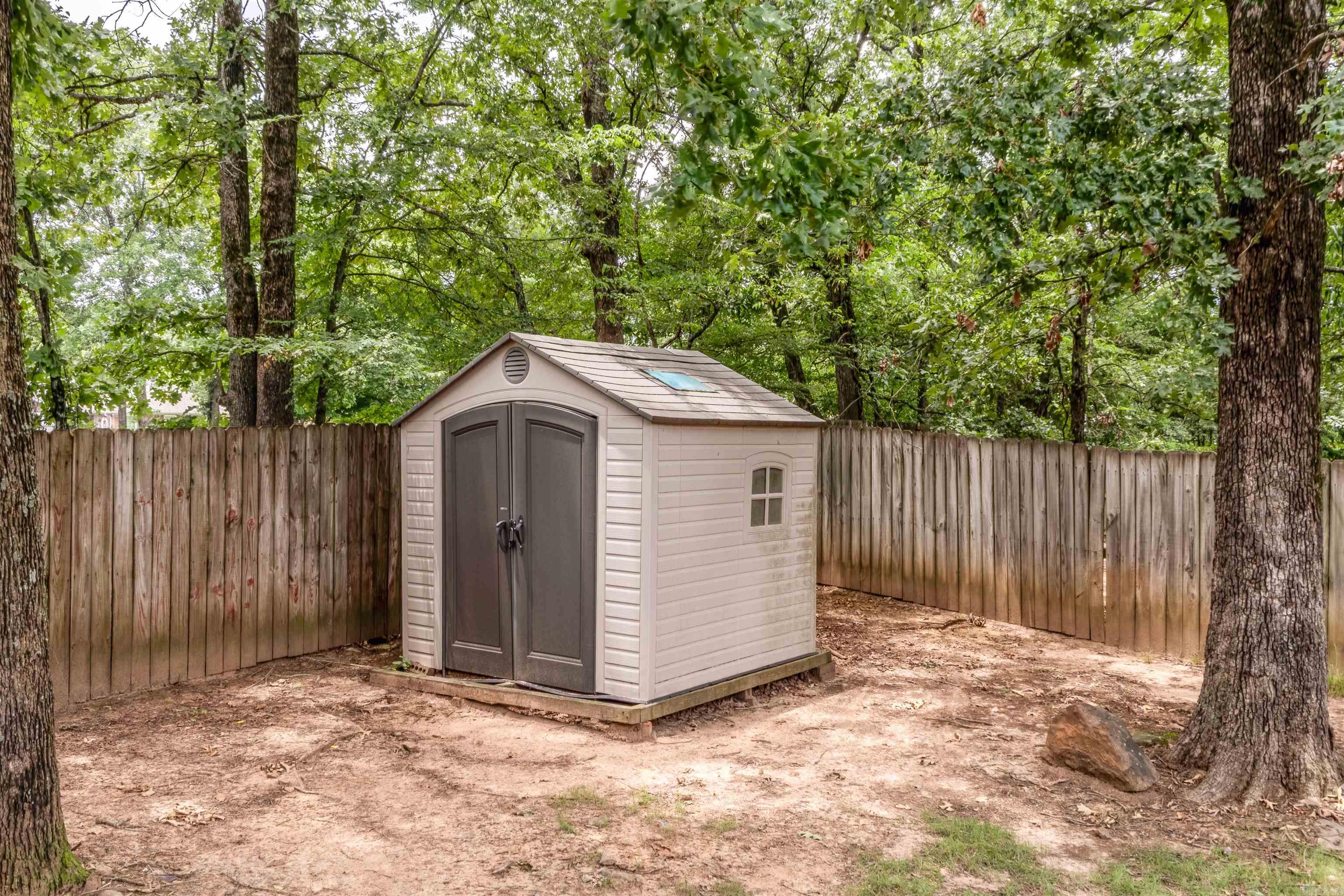 25 Southshore Cove Maumelle, AR 72113