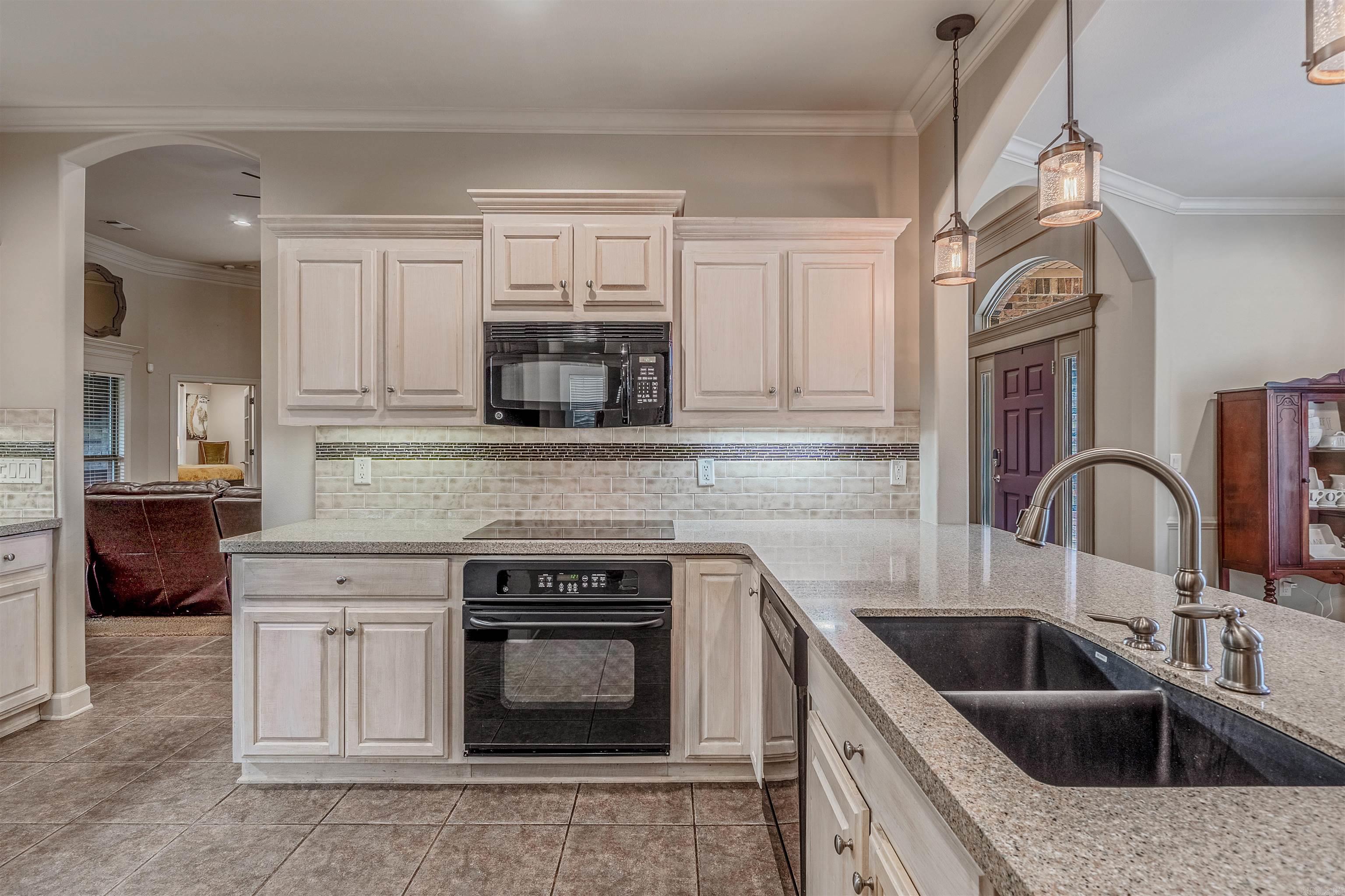 25 Southshore Cove Maumelle, AR 72113