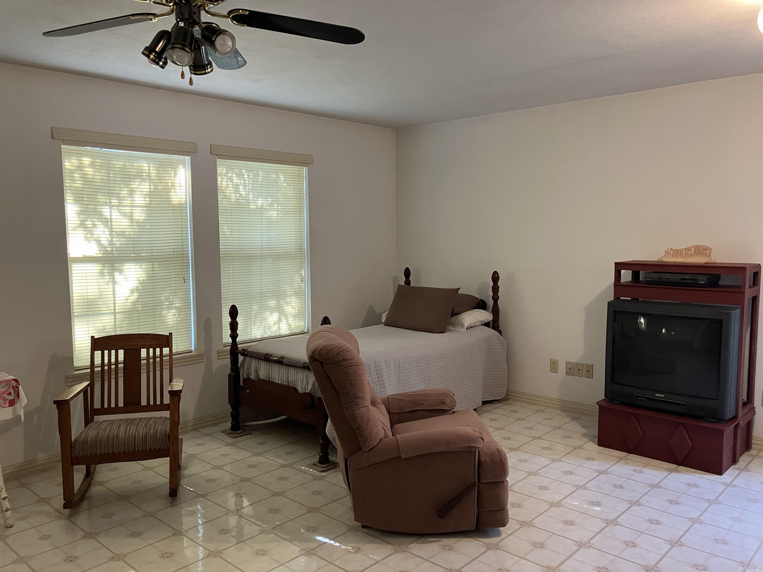 89 Riverfront Drive Pencil Bluff, AR 71965
