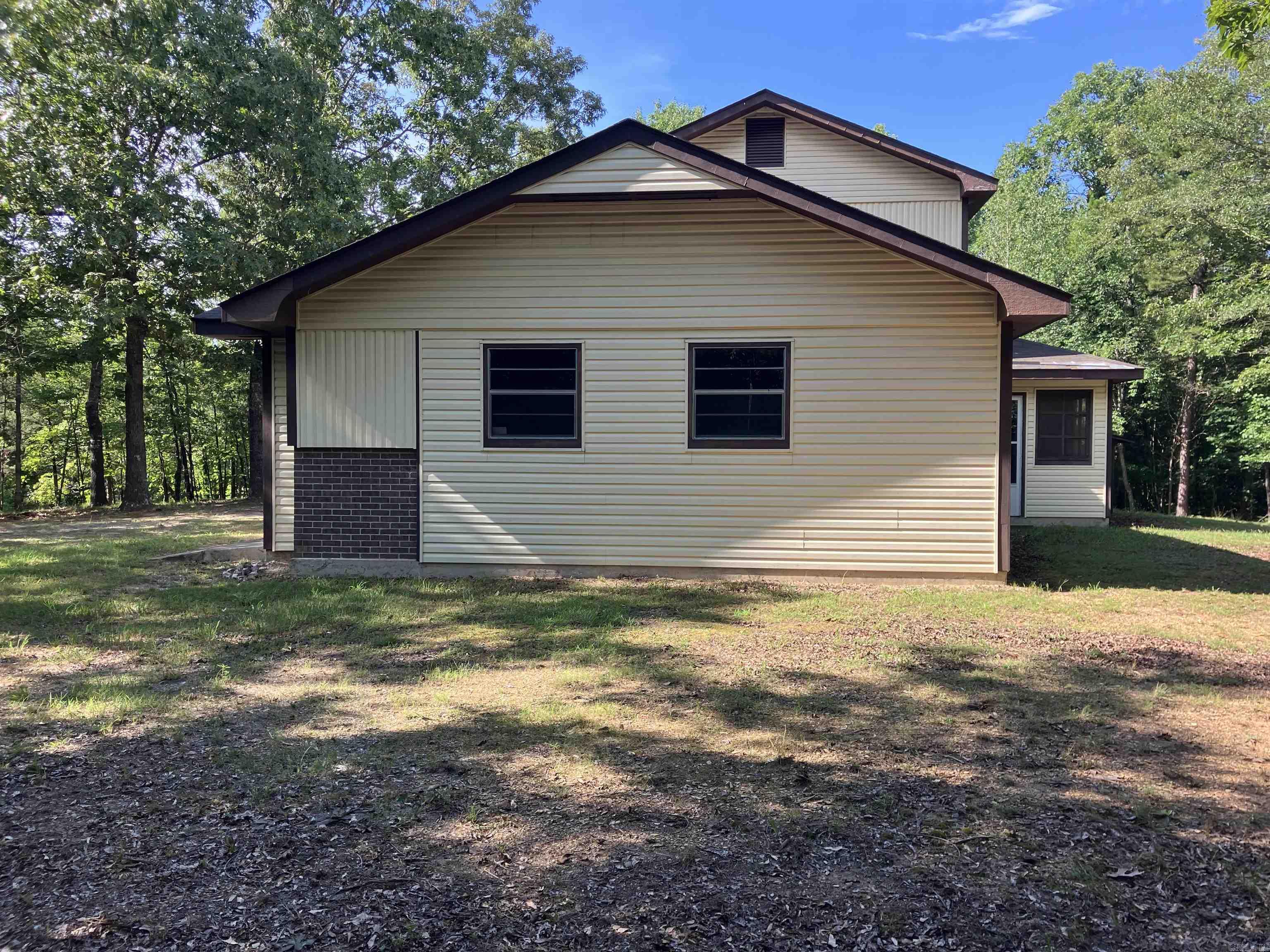 89 Riverfront Drive Pencil Bluff, AR 71965