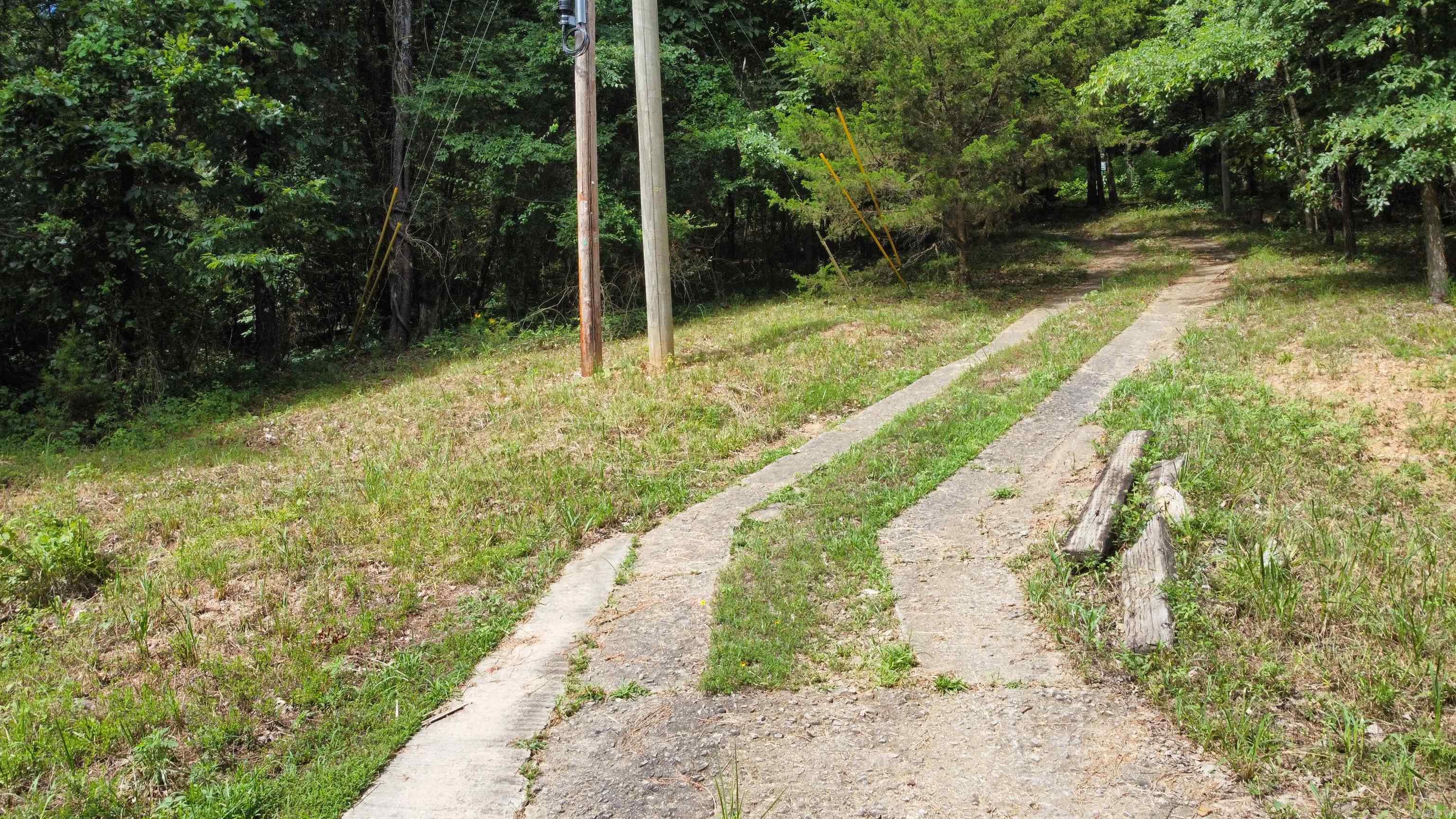 299 County Road 3587  Clarksville, AR