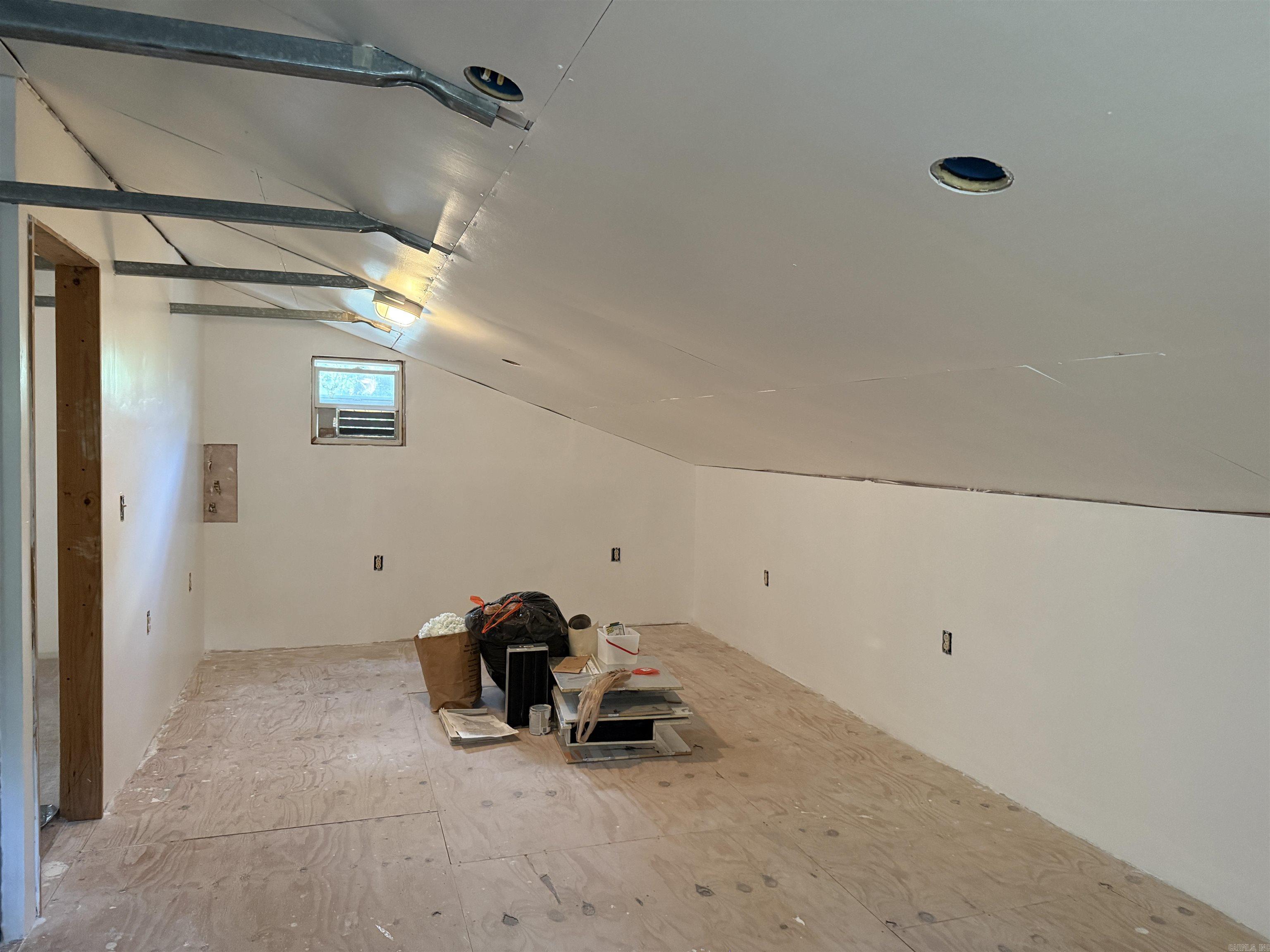 299 County Road 3587  Clarksville, AR