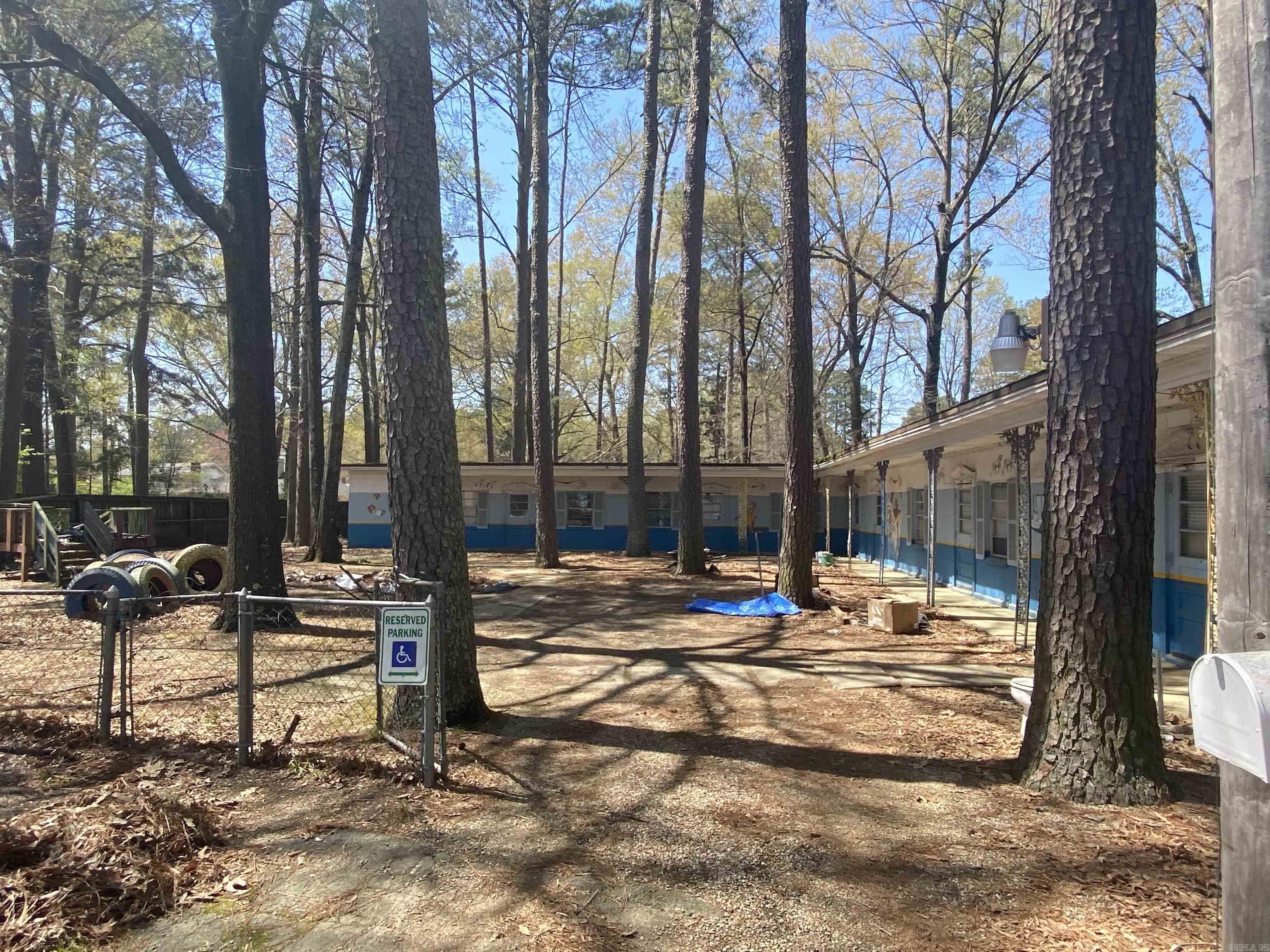 8704 Oman  Little Rock, AR