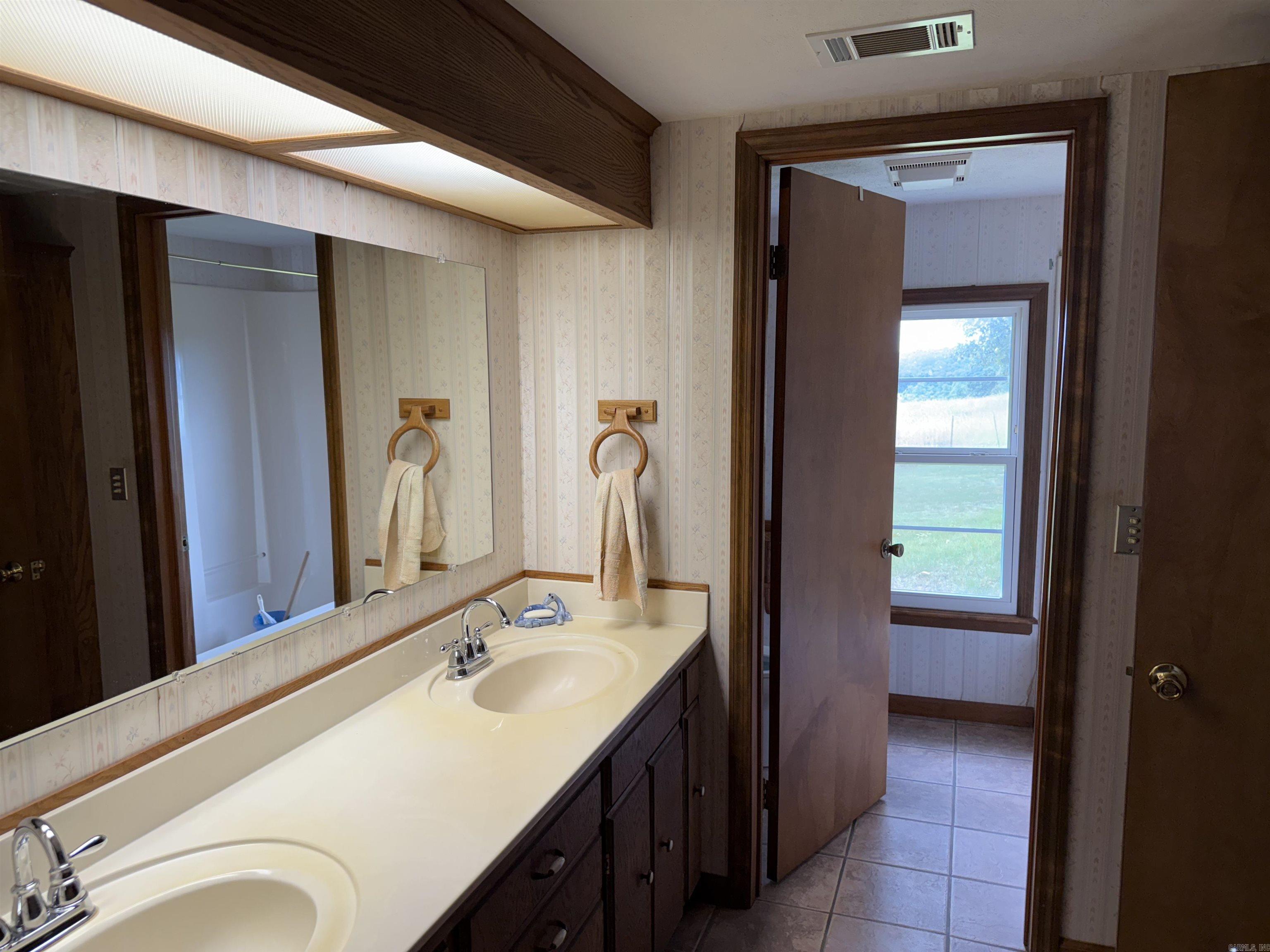 925 Uphill Lane Marshall, AR 72650