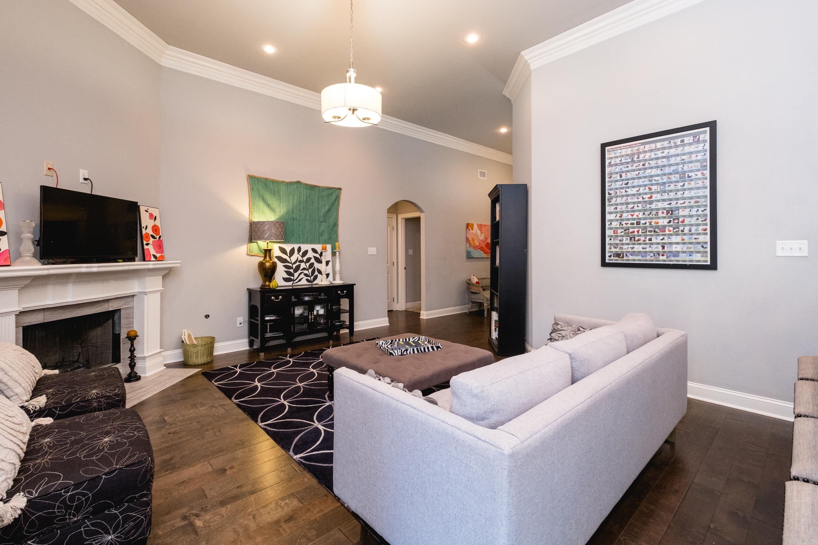 12 Eds Lane Little Rock, AR 72223