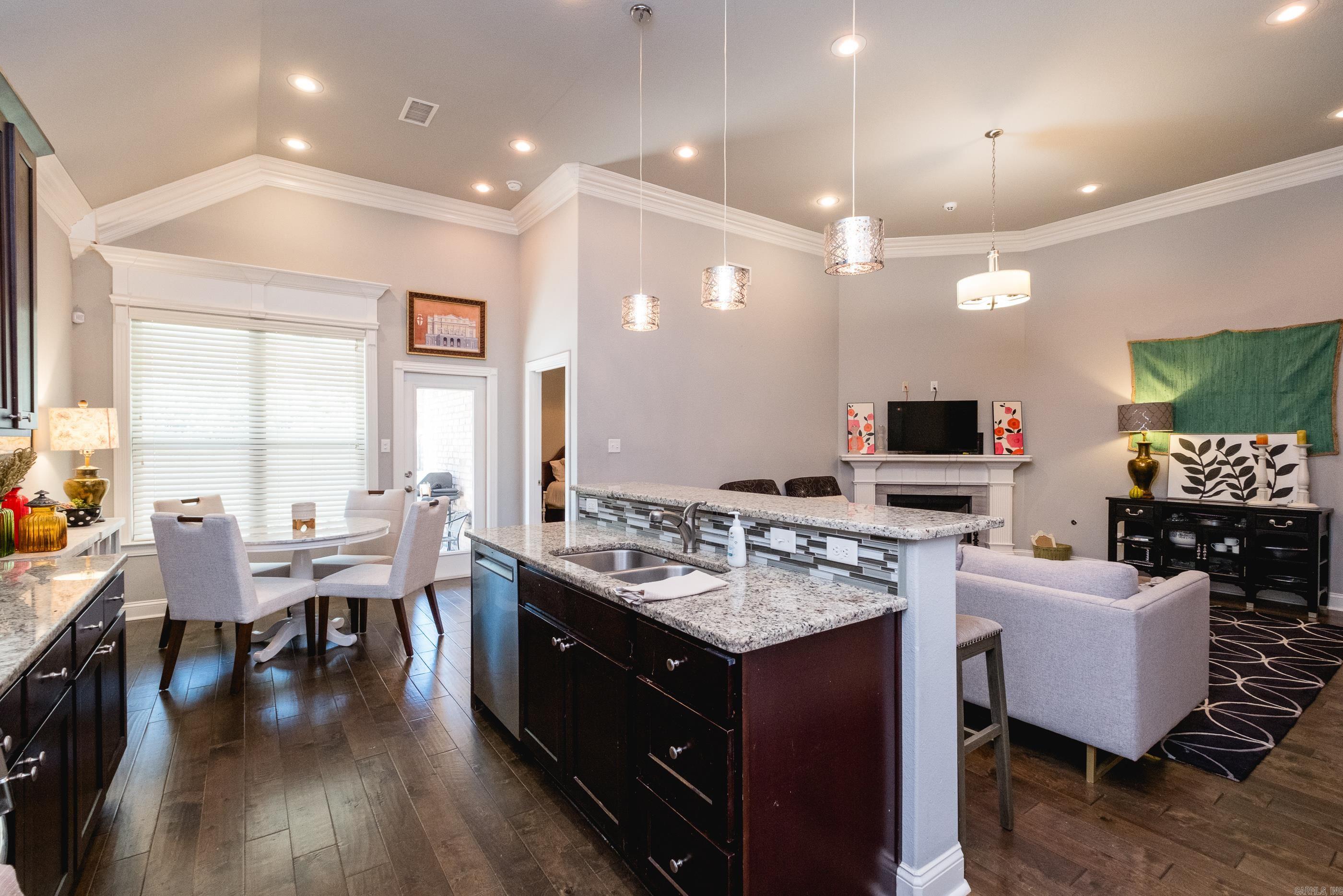 12 Eds Lane Little Rock, AR 72223