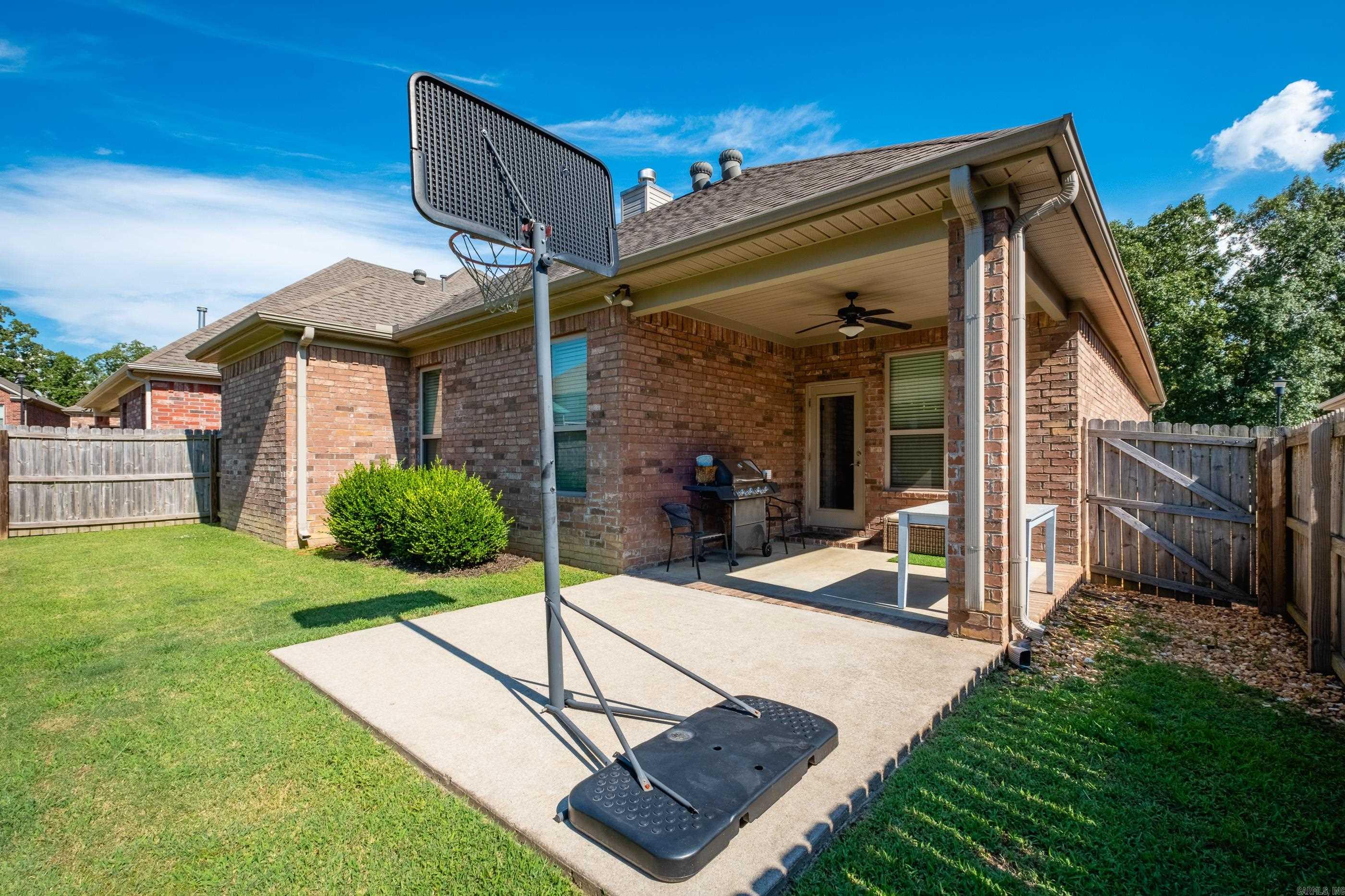 12 Eds Lane Little Rock, AR 72223