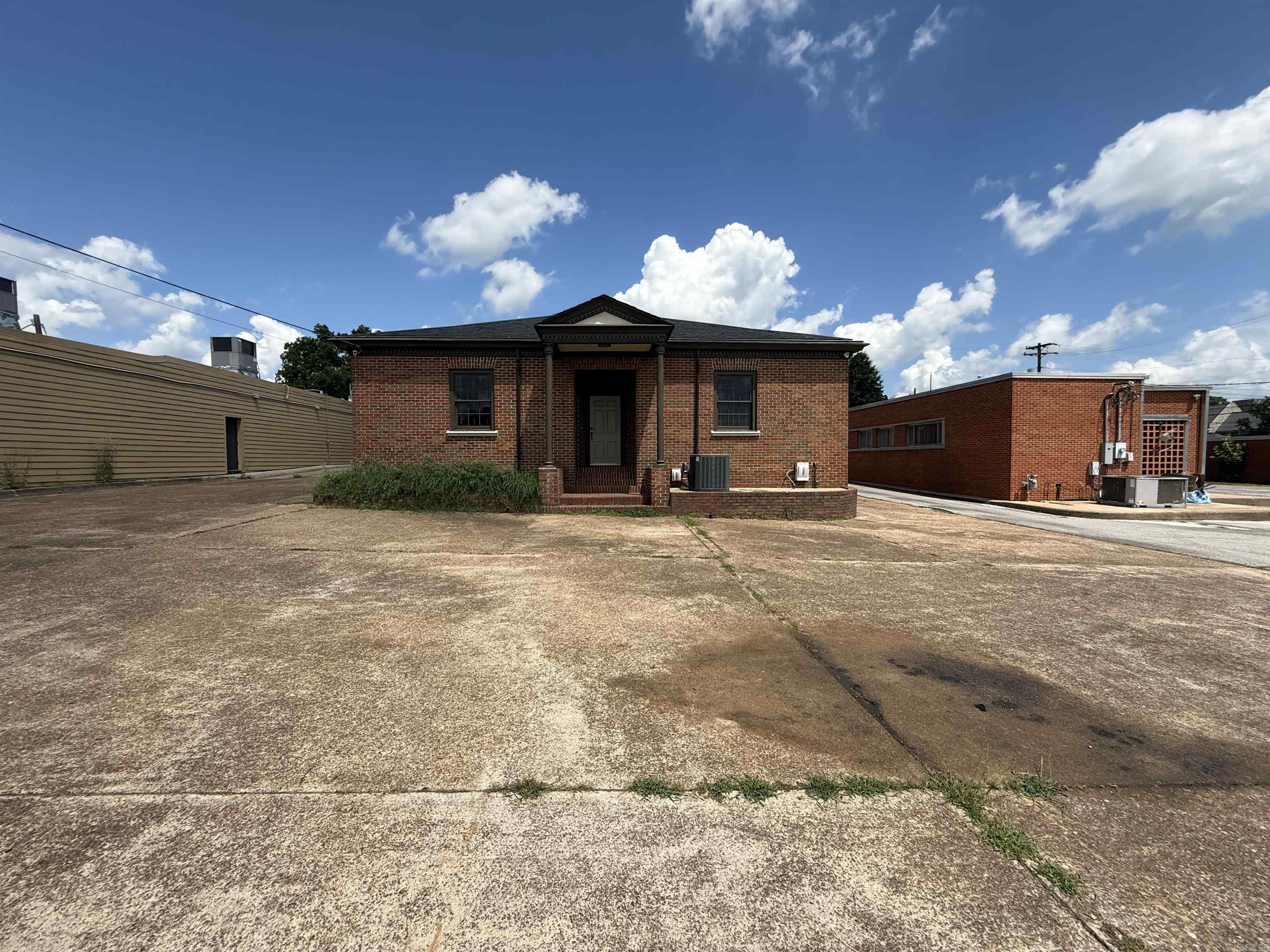 330 E College  Batesville, AR