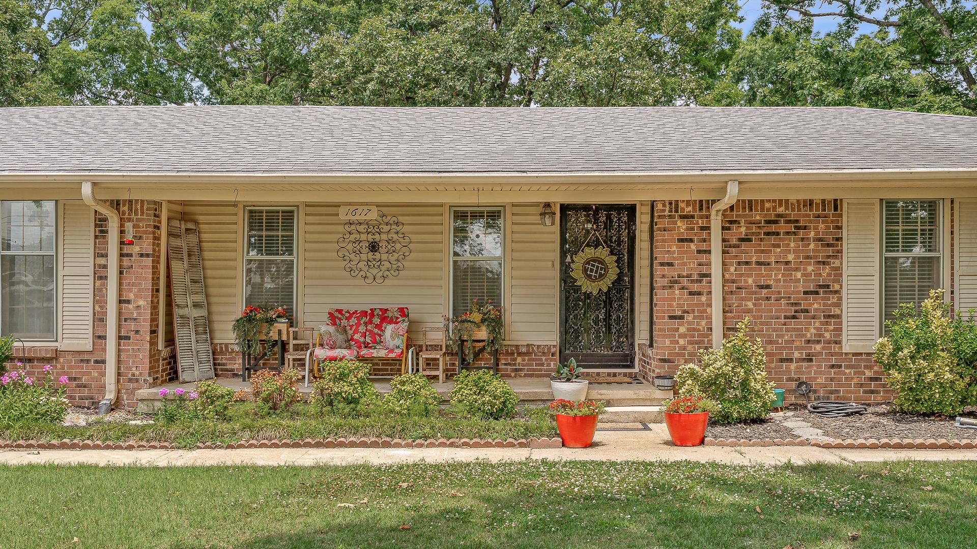 1617 Strawfloor  Jonesboro, AR