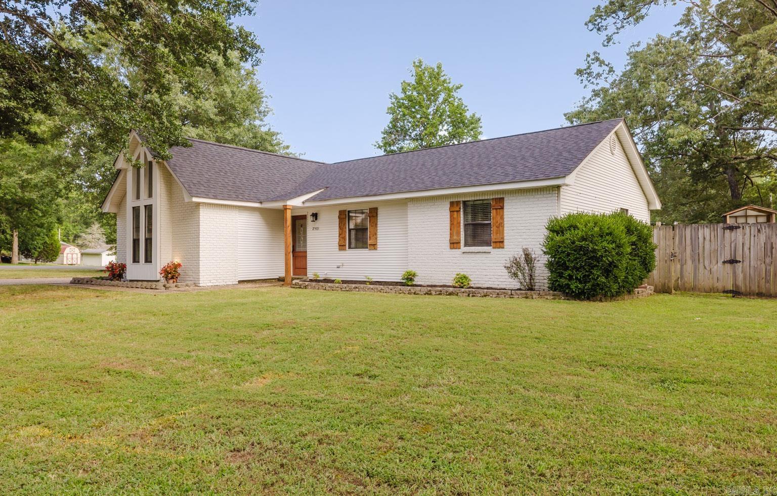 2501 Brookwood  Benton, AR