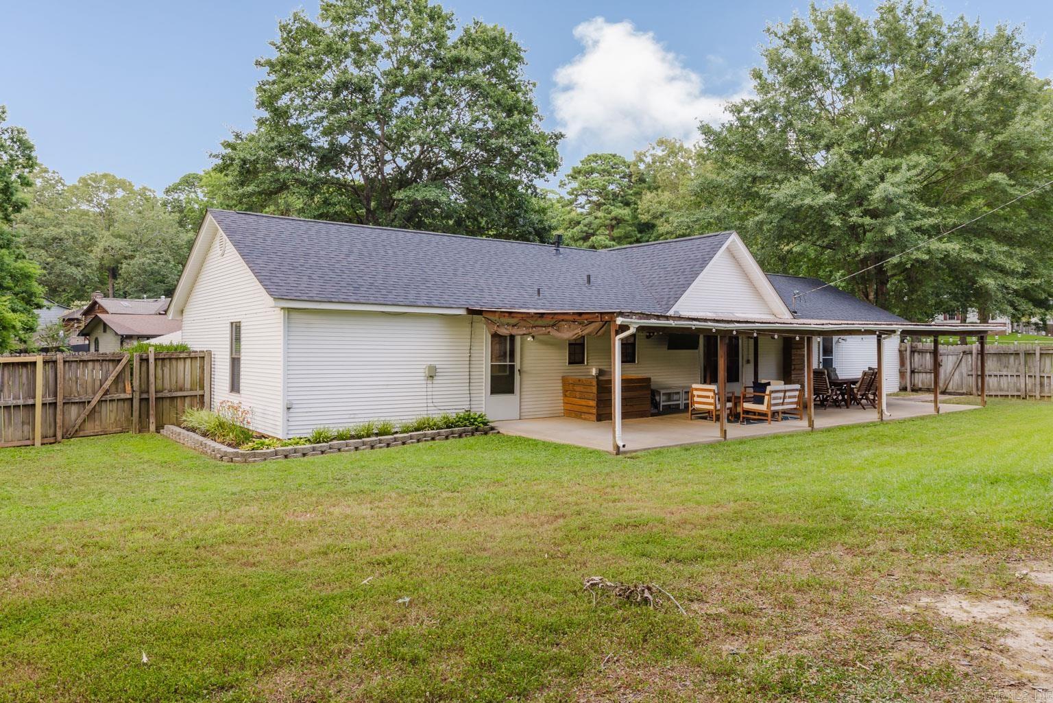 2501 Brookwood  Benton, AR