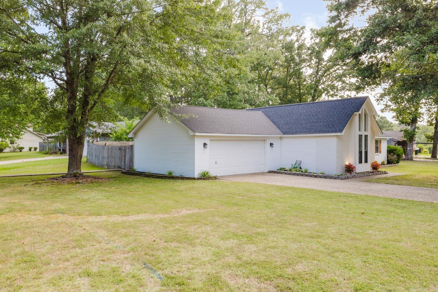 2501 Brookwood  Benton, AR