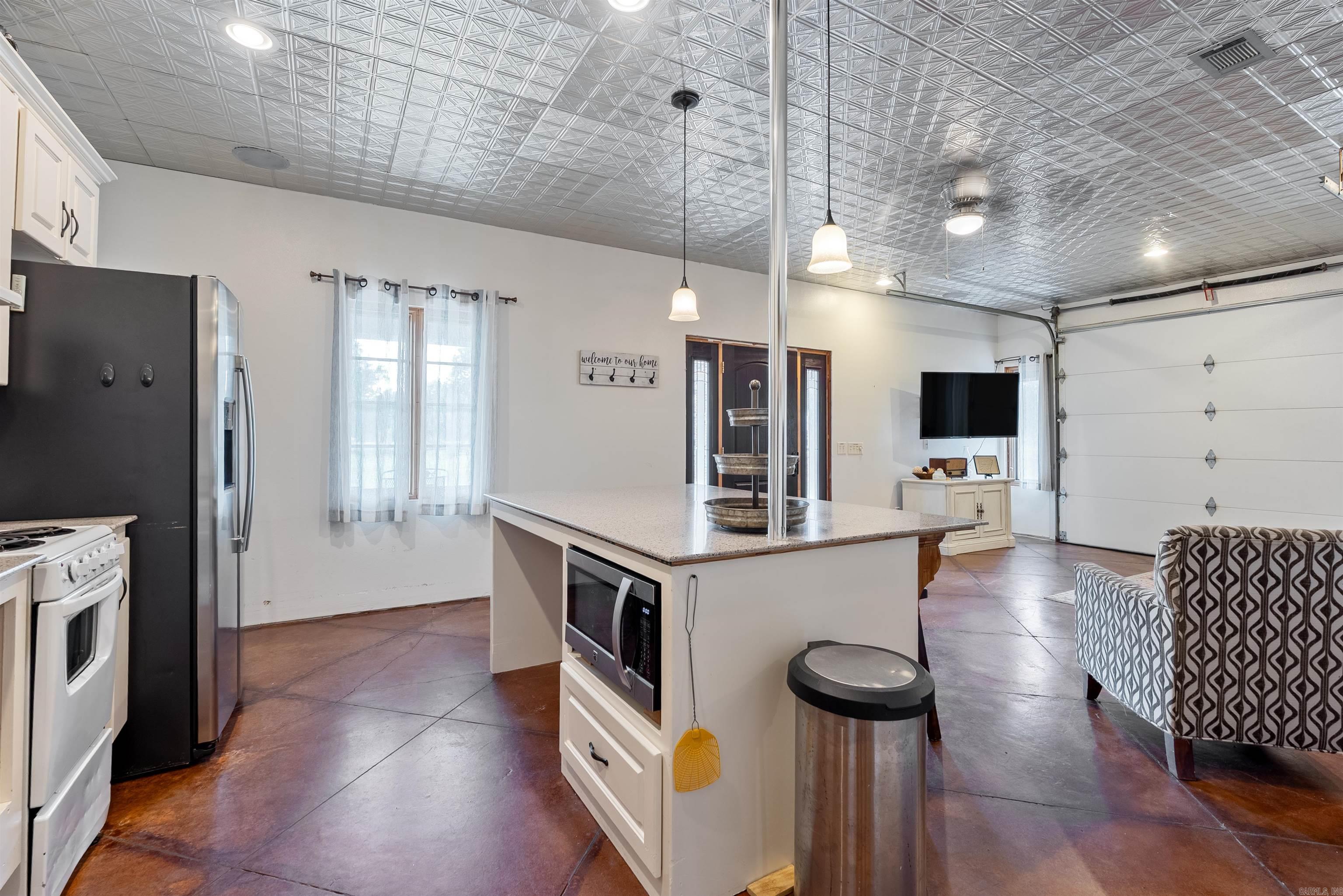 1687 HWY 64 W El Paso, AR 72045