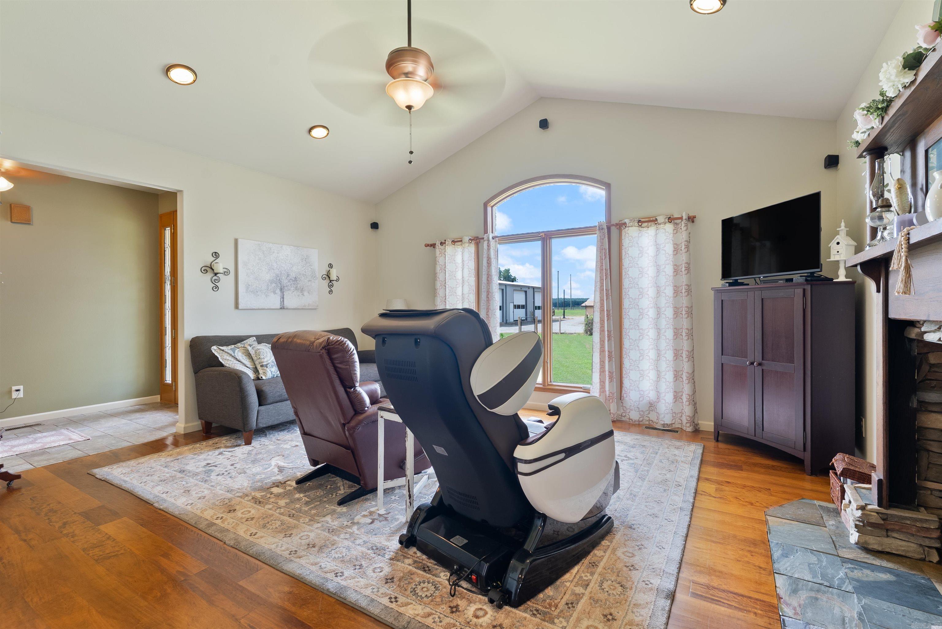 1687 HWY 64 W El Paso, AR 72045