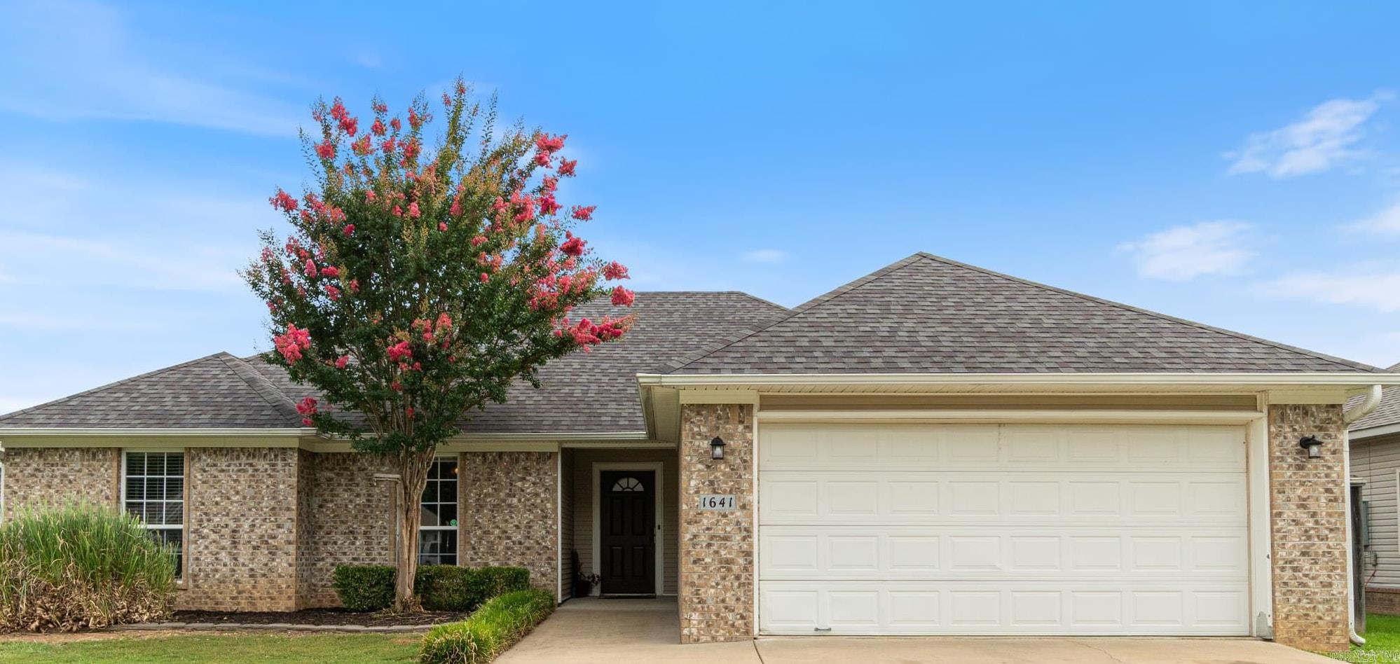 1641 White Oak Circle