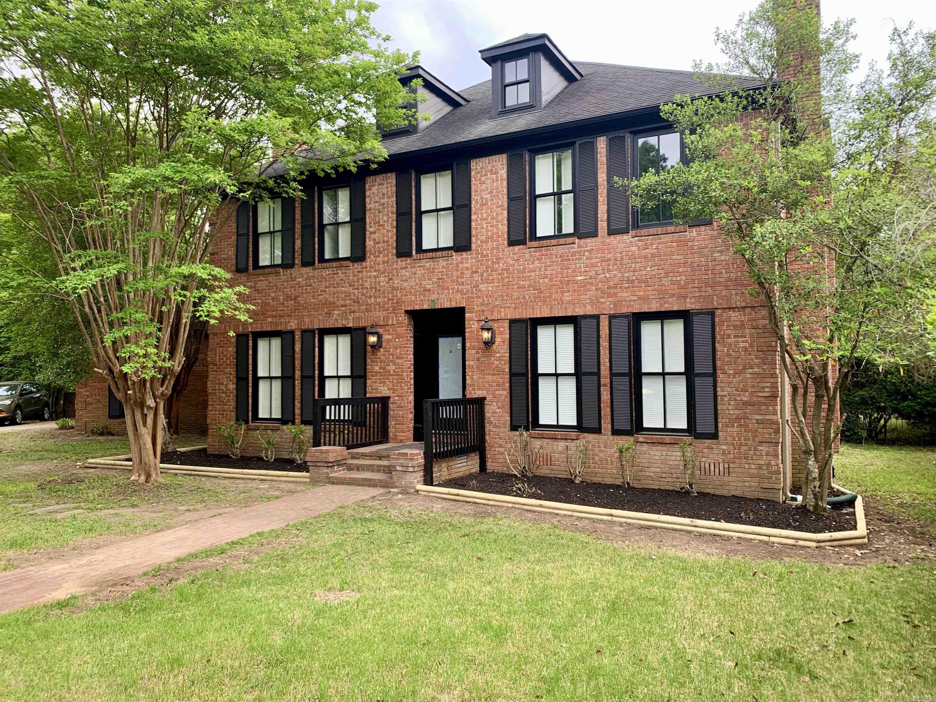 63 Valley Estate Court Little Rock, AR 72212