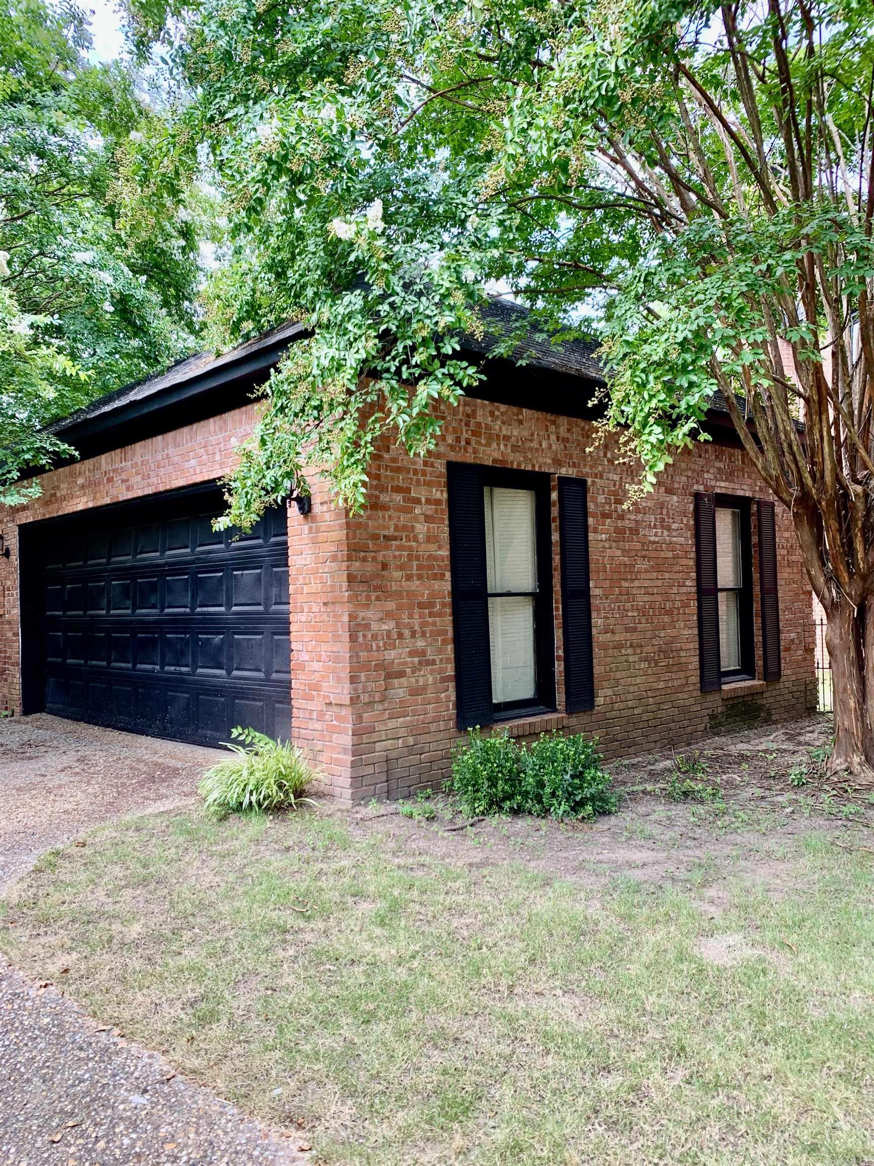 63 Valley Estate Court Little Rock, AR 72212