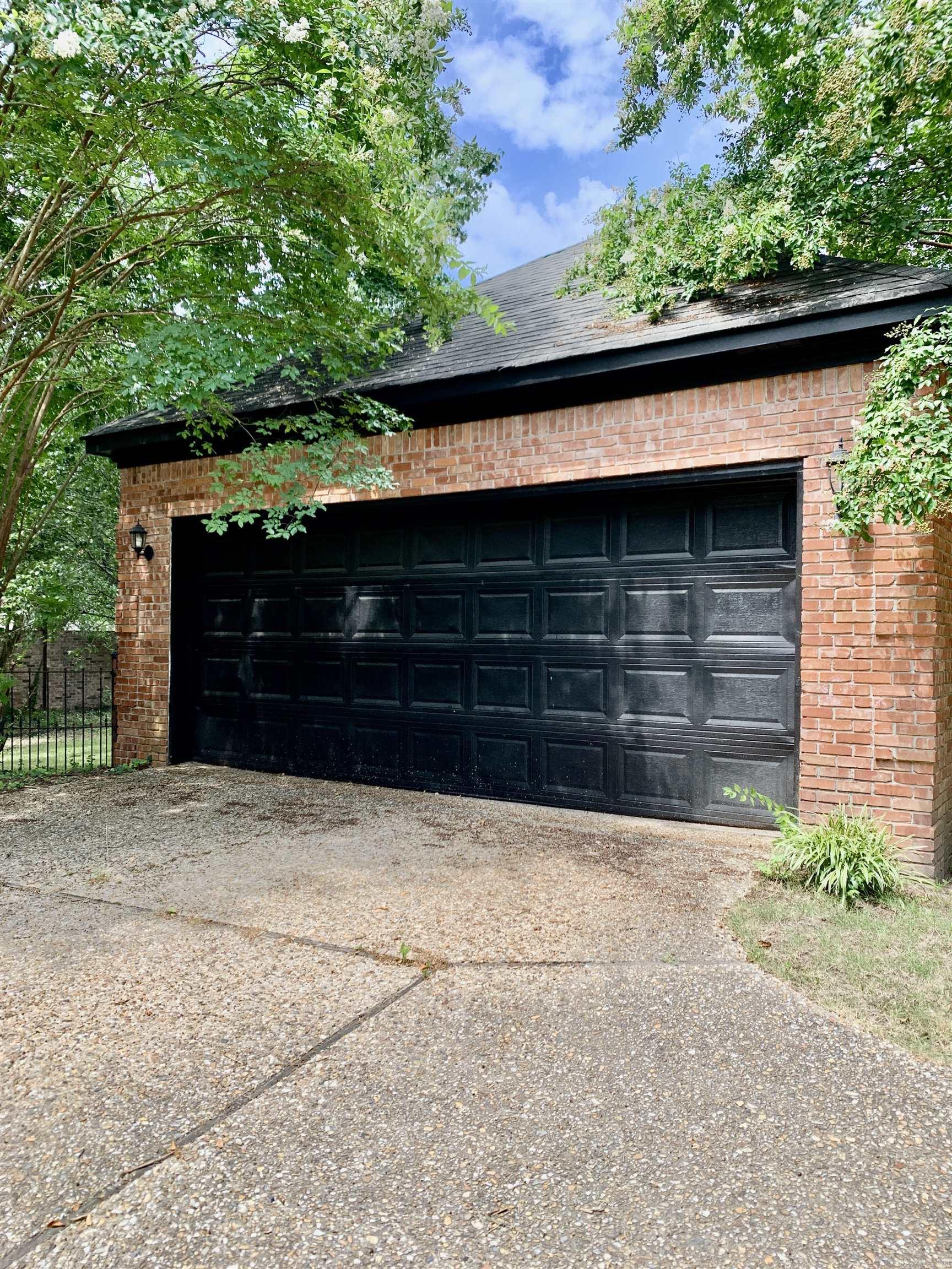 63 Valley Estate Court Little Rock, AR 72212