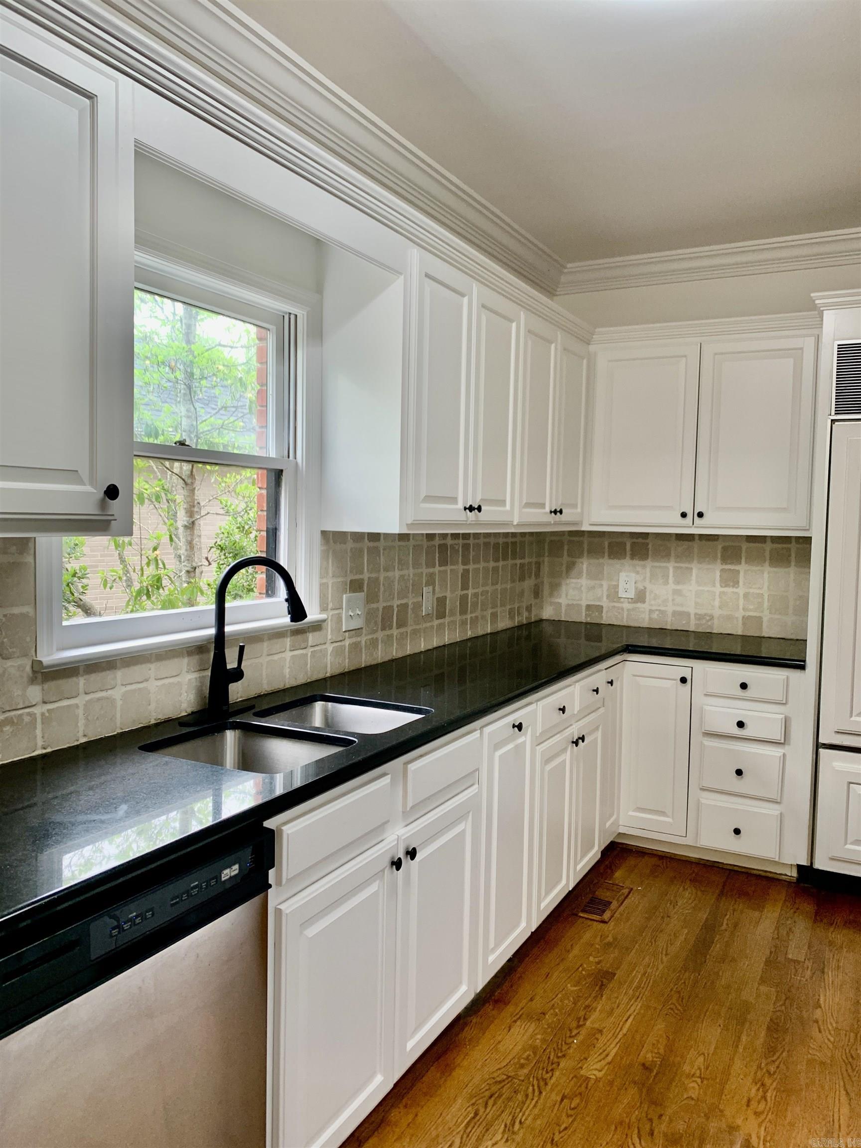 63 Valley Estate Court Little Rock, AR 72212