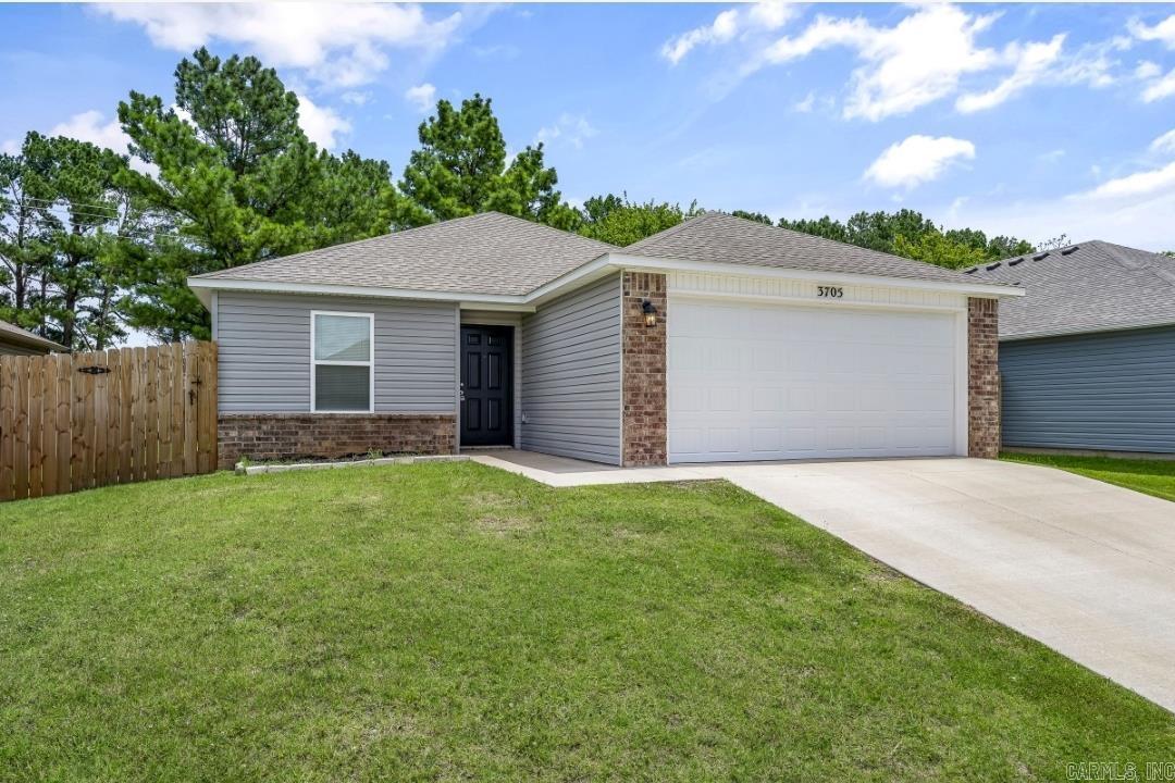 3705 S 1st  Rogers, AR